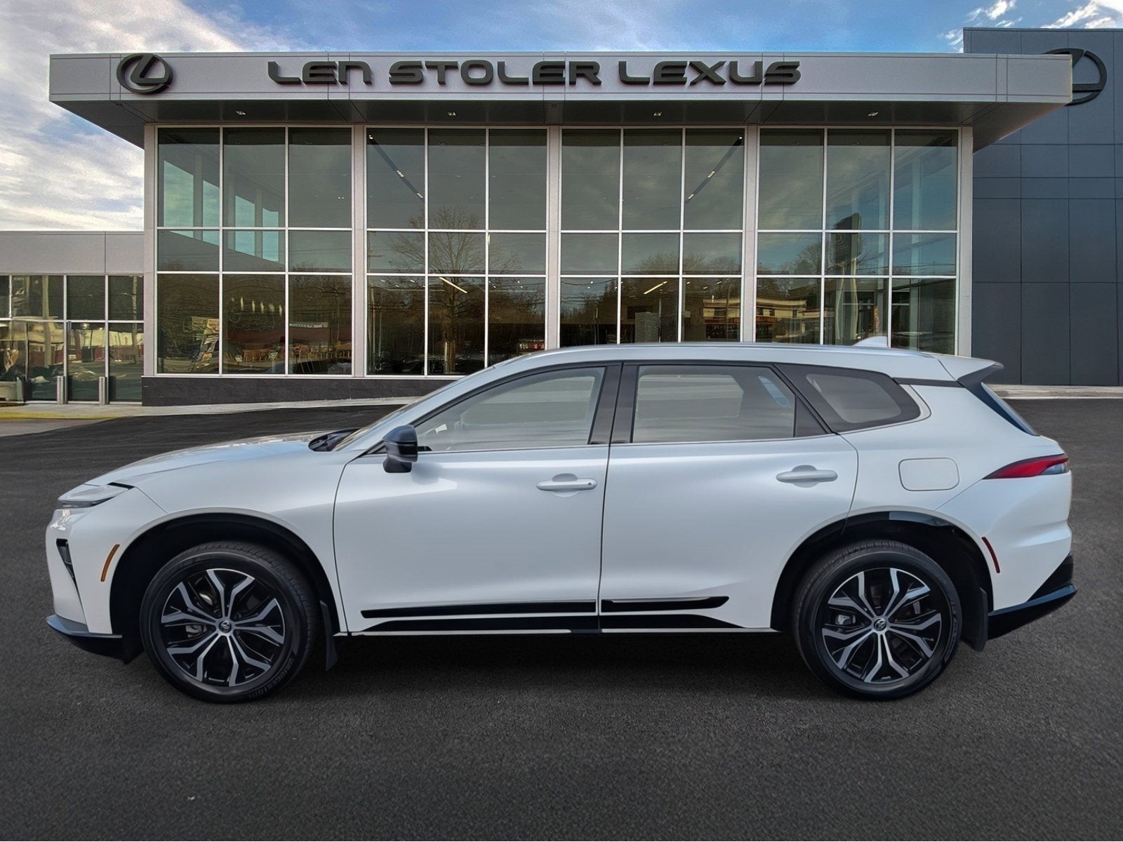 2025 Toyota Crown Signia XLE