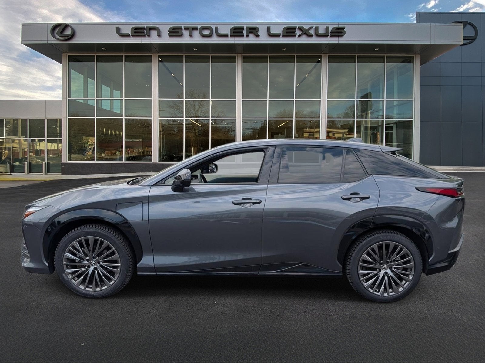 2023 Lexus RZ 450e Luxury AWD