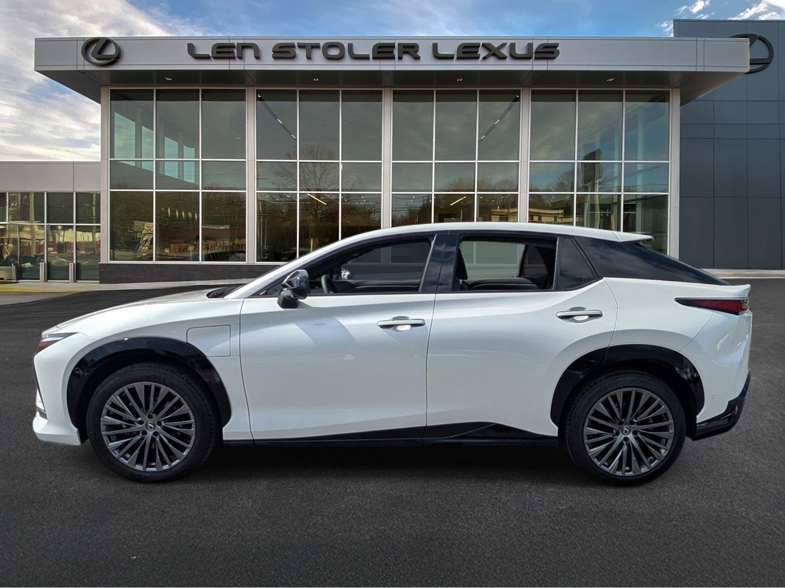 2023 Lexus RZ 450e Luxury AWD