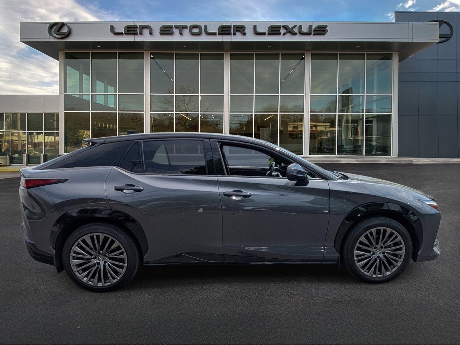 2023 Lexus RZ 450e Luxury AWD