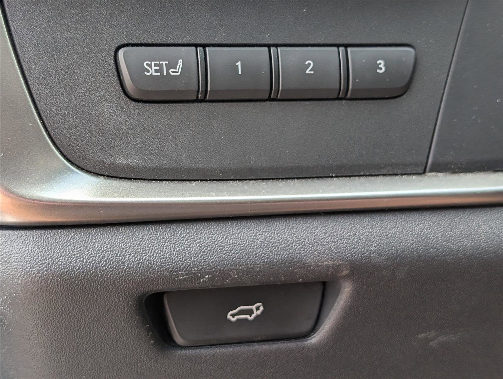 2023 Lexus RZ 450e Luxury AWD