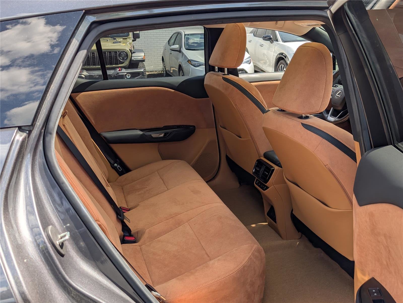 2023 Lexus RZ 450e Luxury AWD