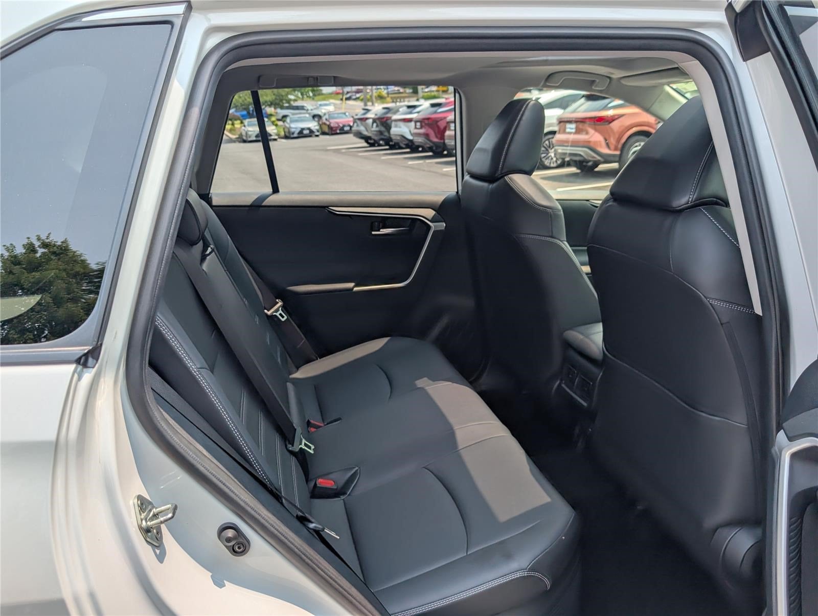 2023 Toyota RAV4 Hybrid XLE Premium