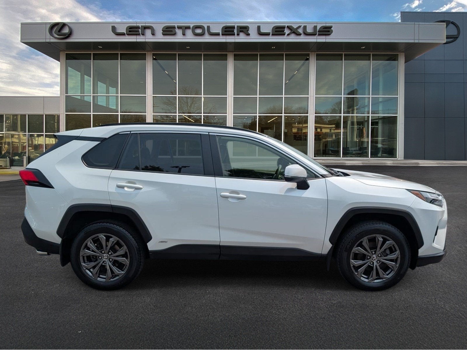 2023 Toyota RAV4 Hybrid XLE Premium