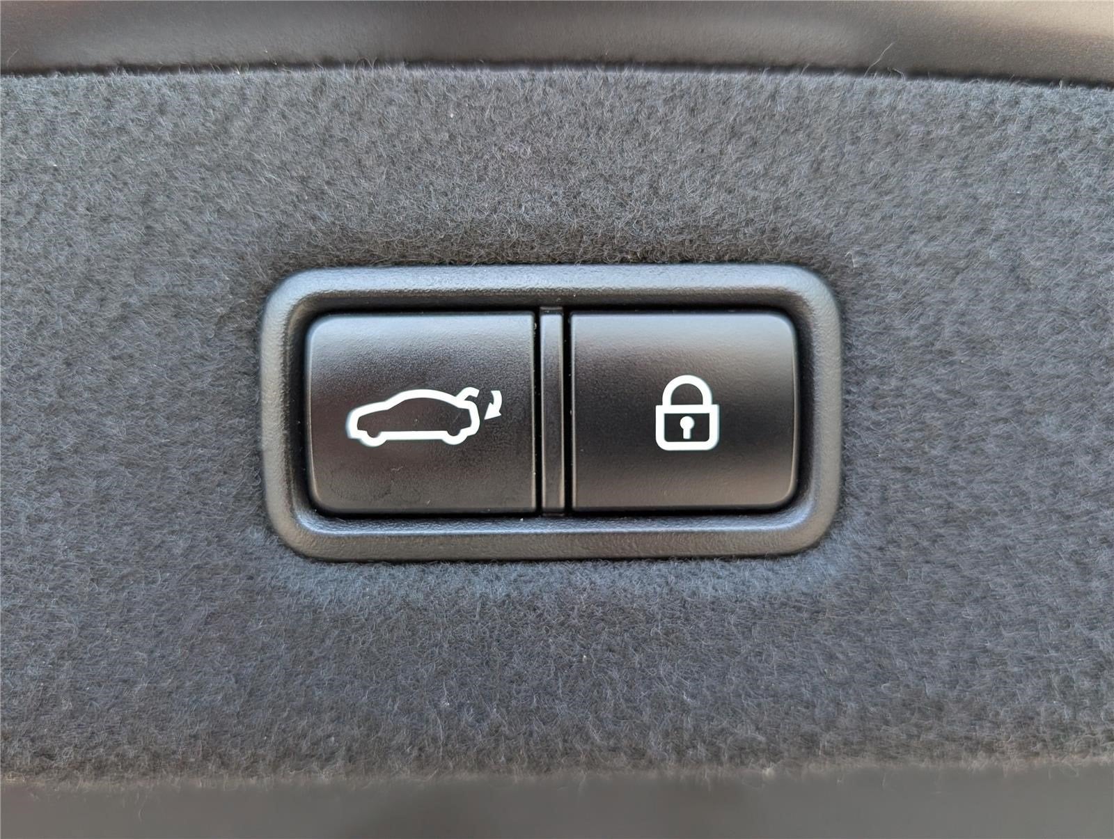 2018 Genesis G90 3.3T Premium