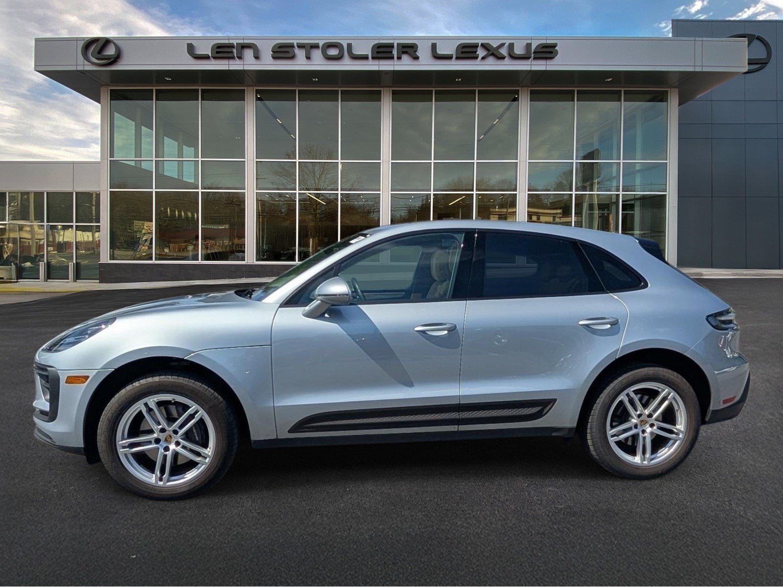 2024 Porsche Macan Base