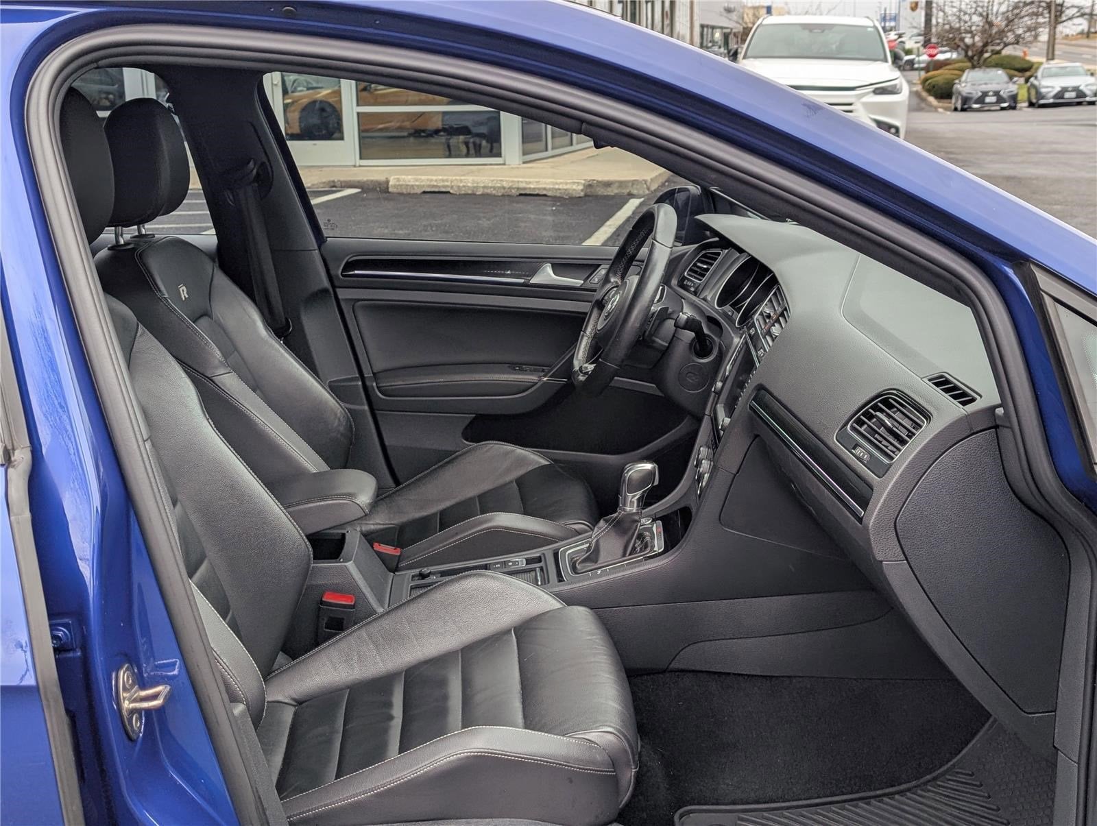 2016 Volkswagen Golf R 4dr HB DSG