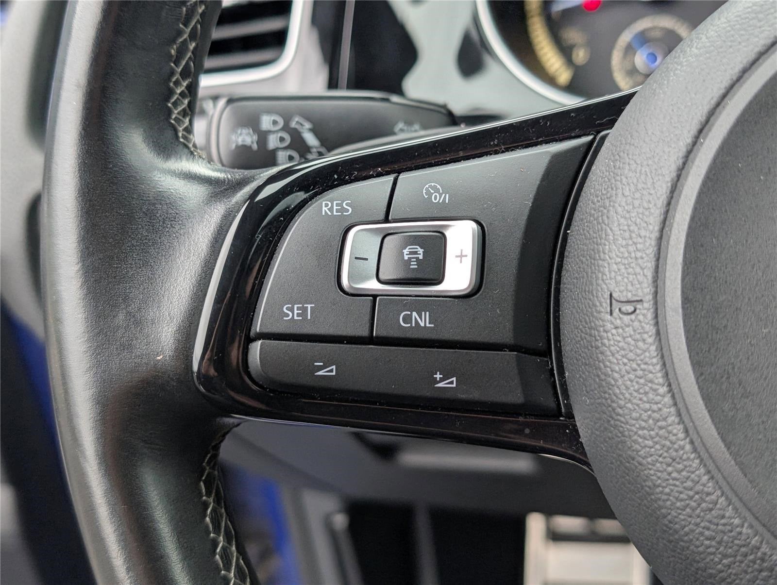 2016 Volkswagen Golf R 4dr HB DSG