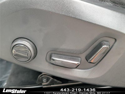 2024 Volvo XC60 Plus Dark Theme
