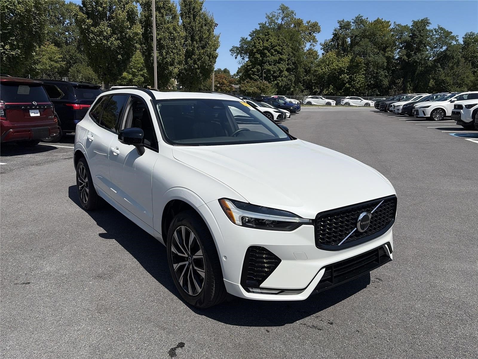 2024 Volvo XC60 Plus Dark Theme