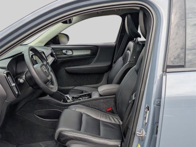 2023 Volvo XC40 Ultimate Dark Theme