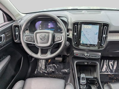 2023 Volvo XC40 Ultimate Dark Theme