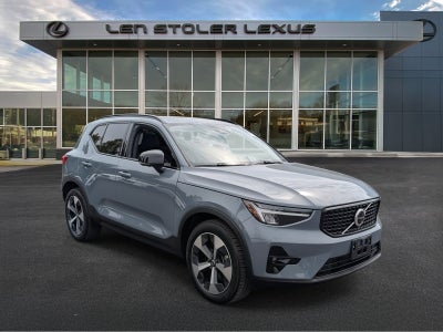 2023 Volvo XC40 Ultimate Dark Theme