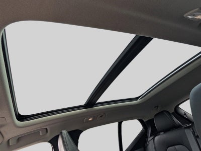 2023 Volvo XC40 Ultimate Dark Theme