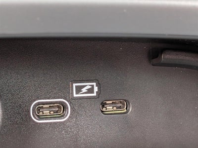 2023 Volvo XC40 Ultimate Dark Theme