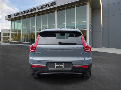 2023 Volvo XC40 Ultimate Dark Theme