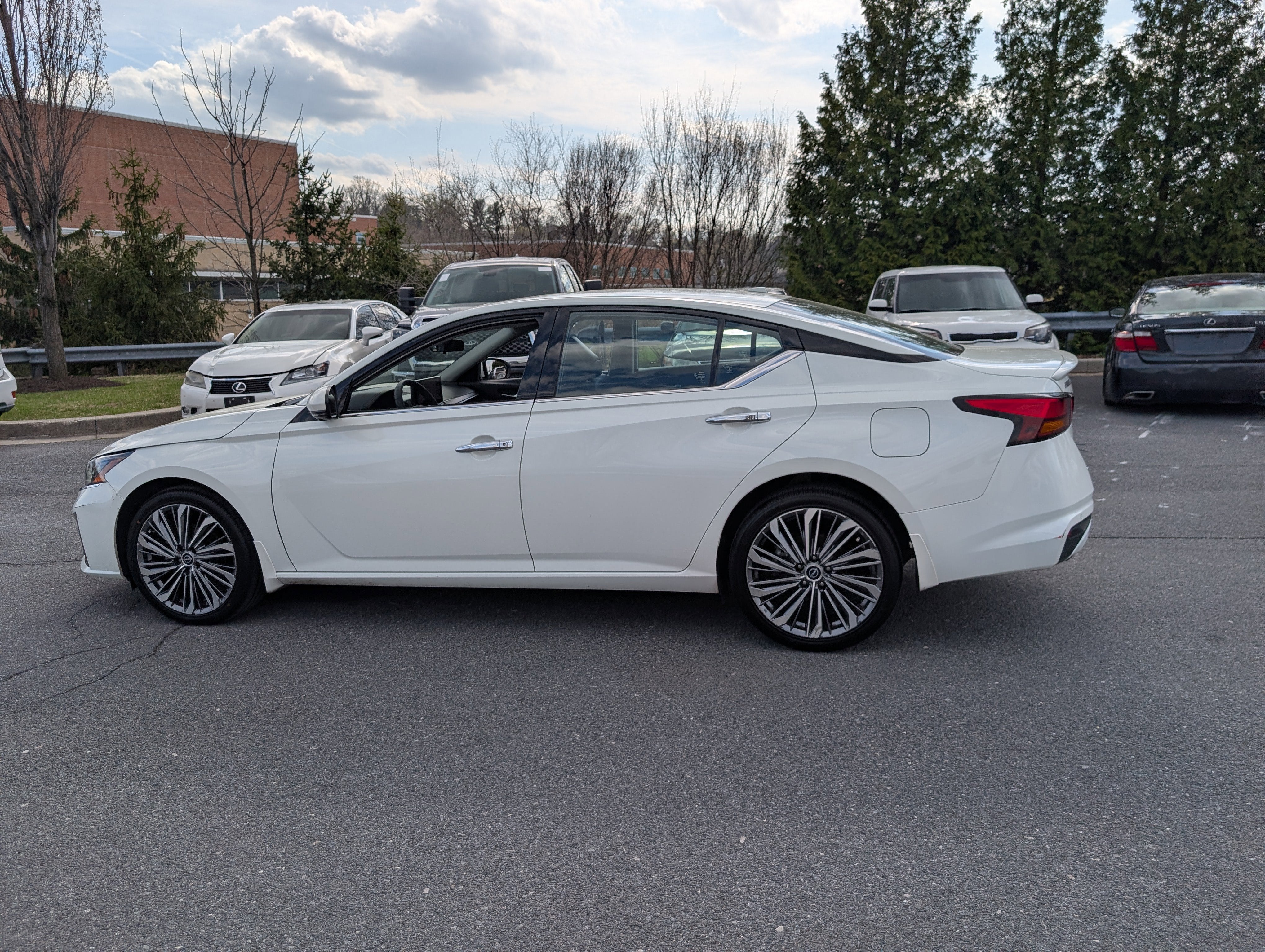 2023 Nissan Altima 2.5 SL