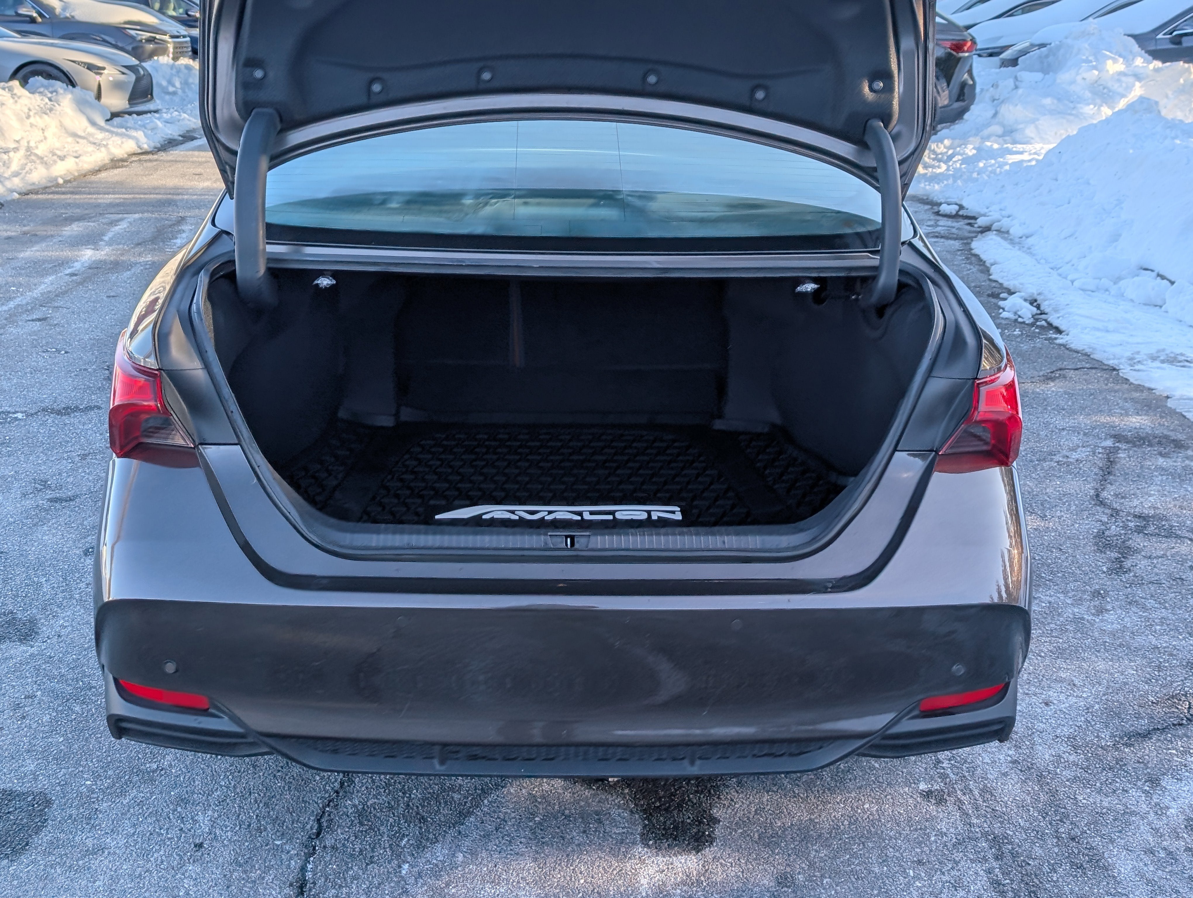 2019 Toyota Avalon Hybrid Limited