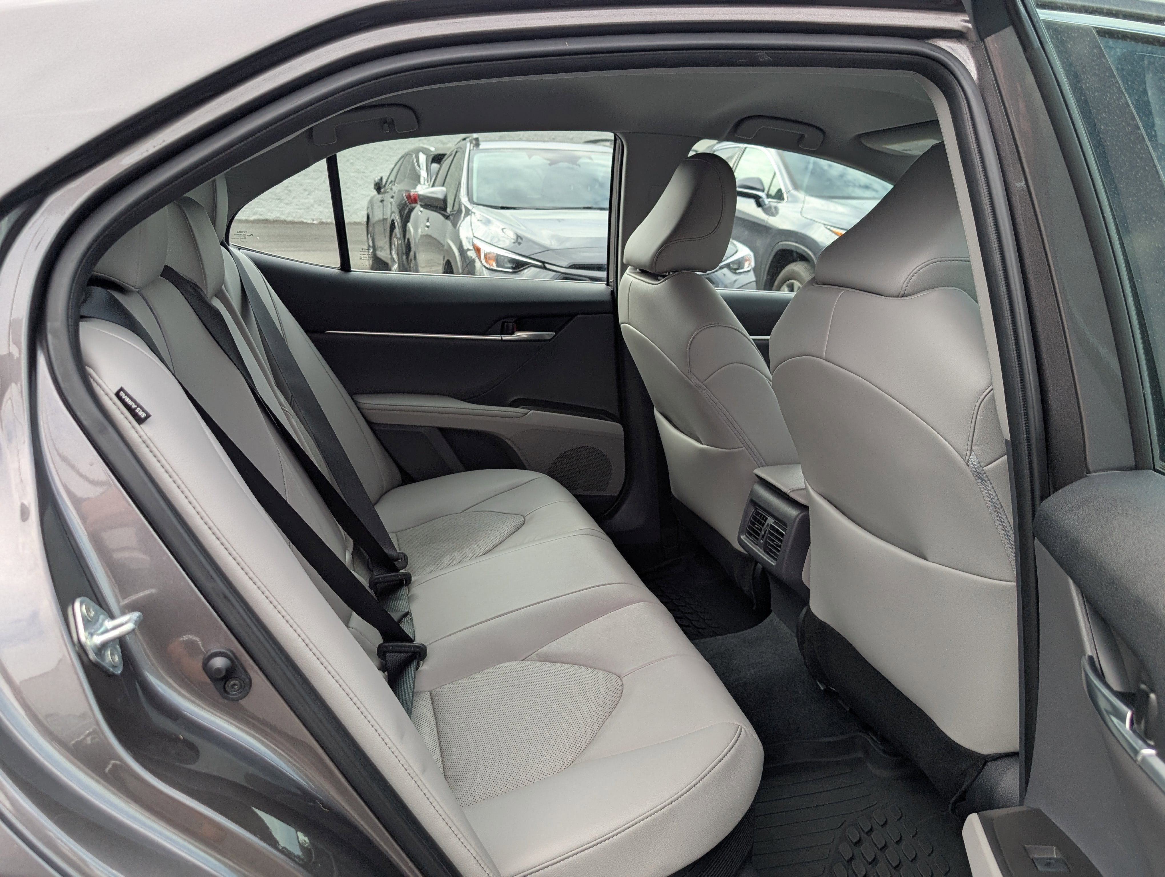 2022 Toyota Camry Hybrid XLE