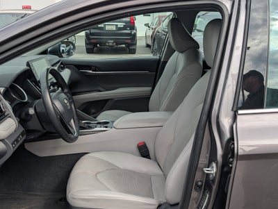 2022 Toyota Camry Hybrid XLE