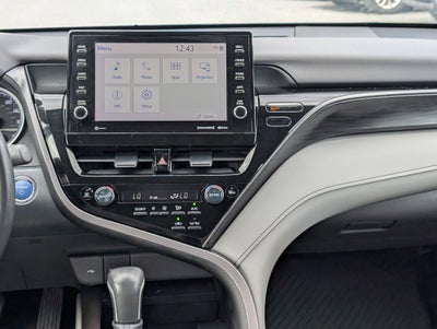 2022 Toyota Camry Hybrid XLE