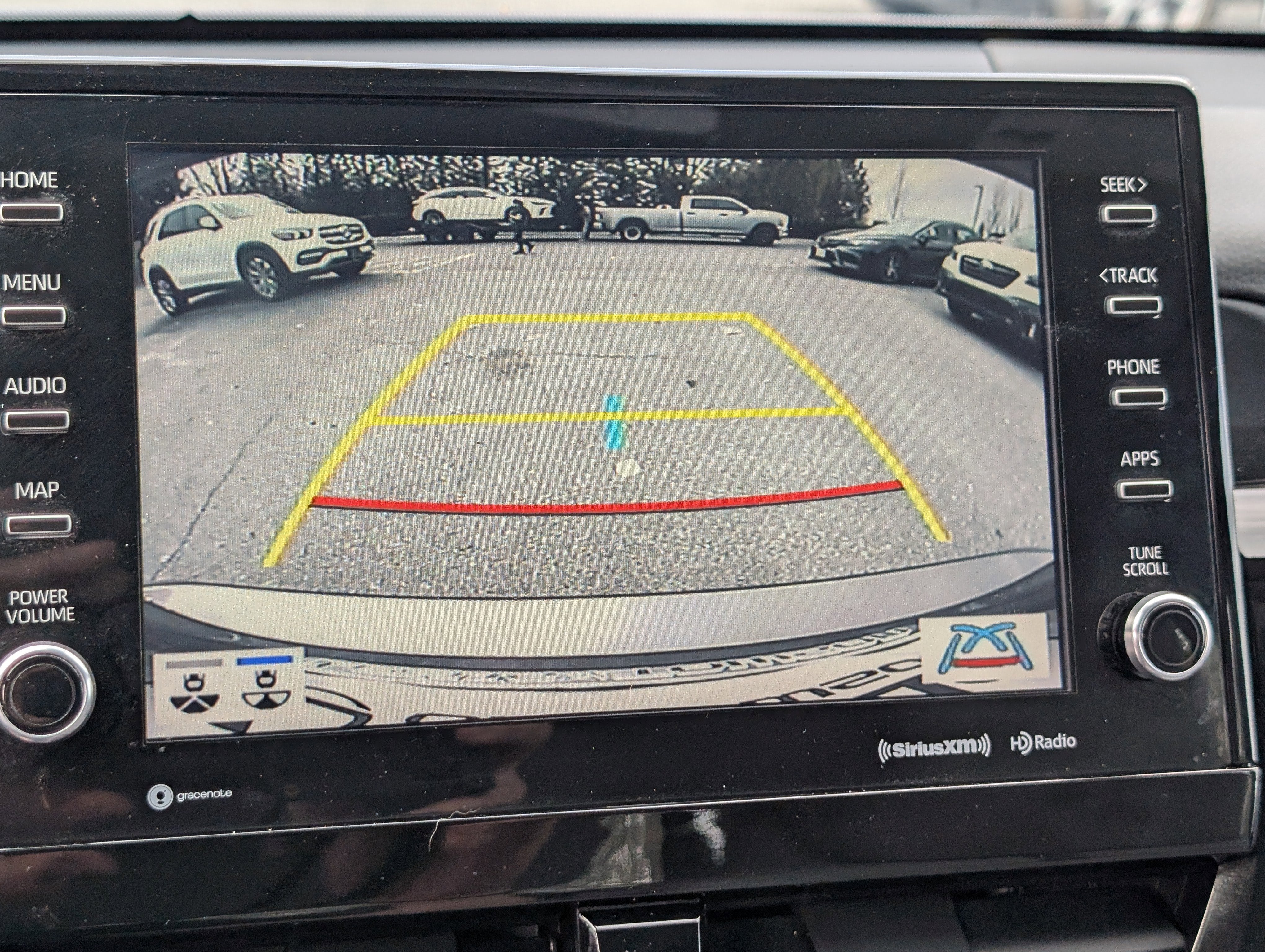 2022 Toyota Camry Hybrid XLE