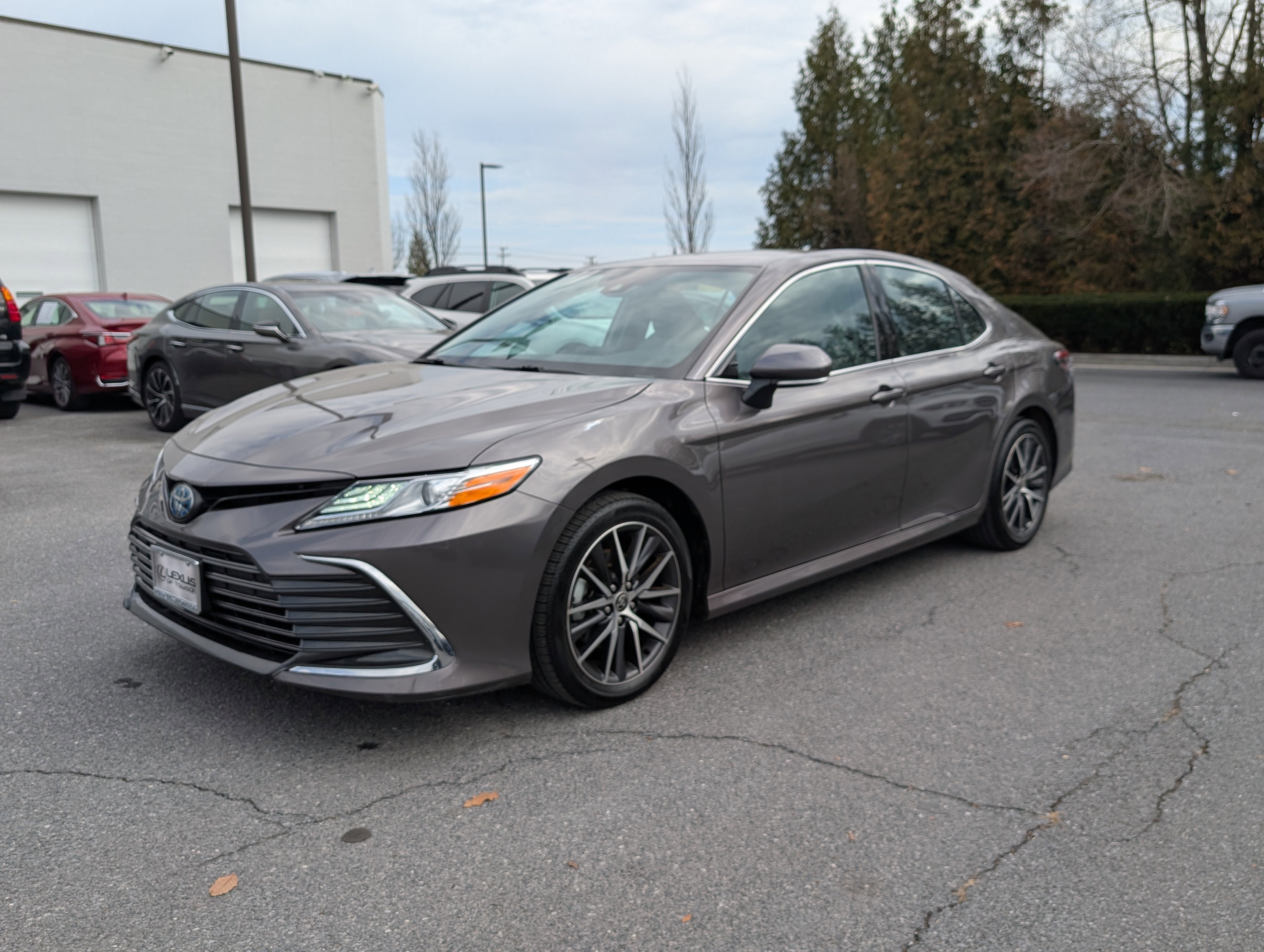 2022 Toyota Camry Hybrid XLE