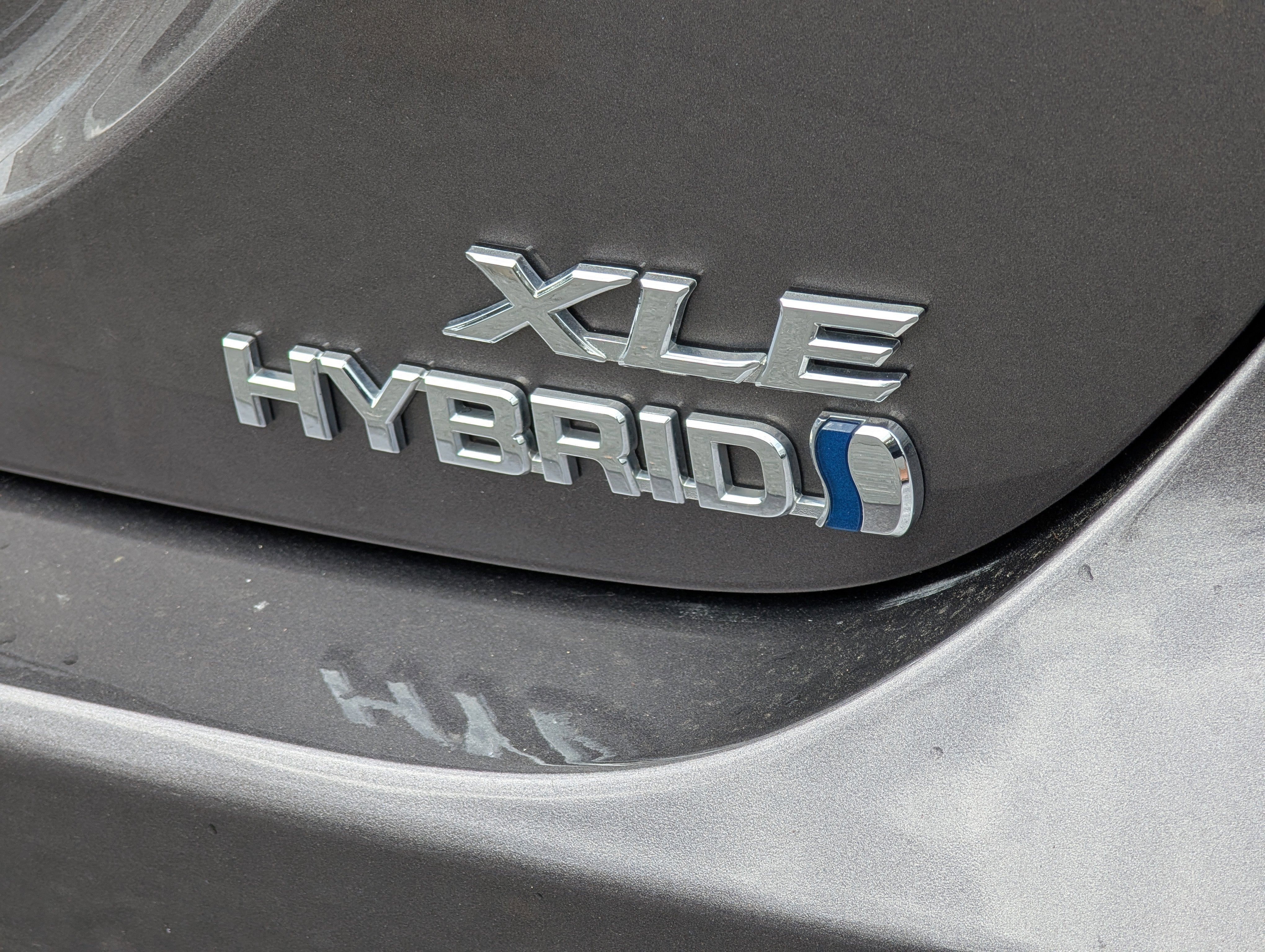 2022 Toyota Camry Hybrid XLE