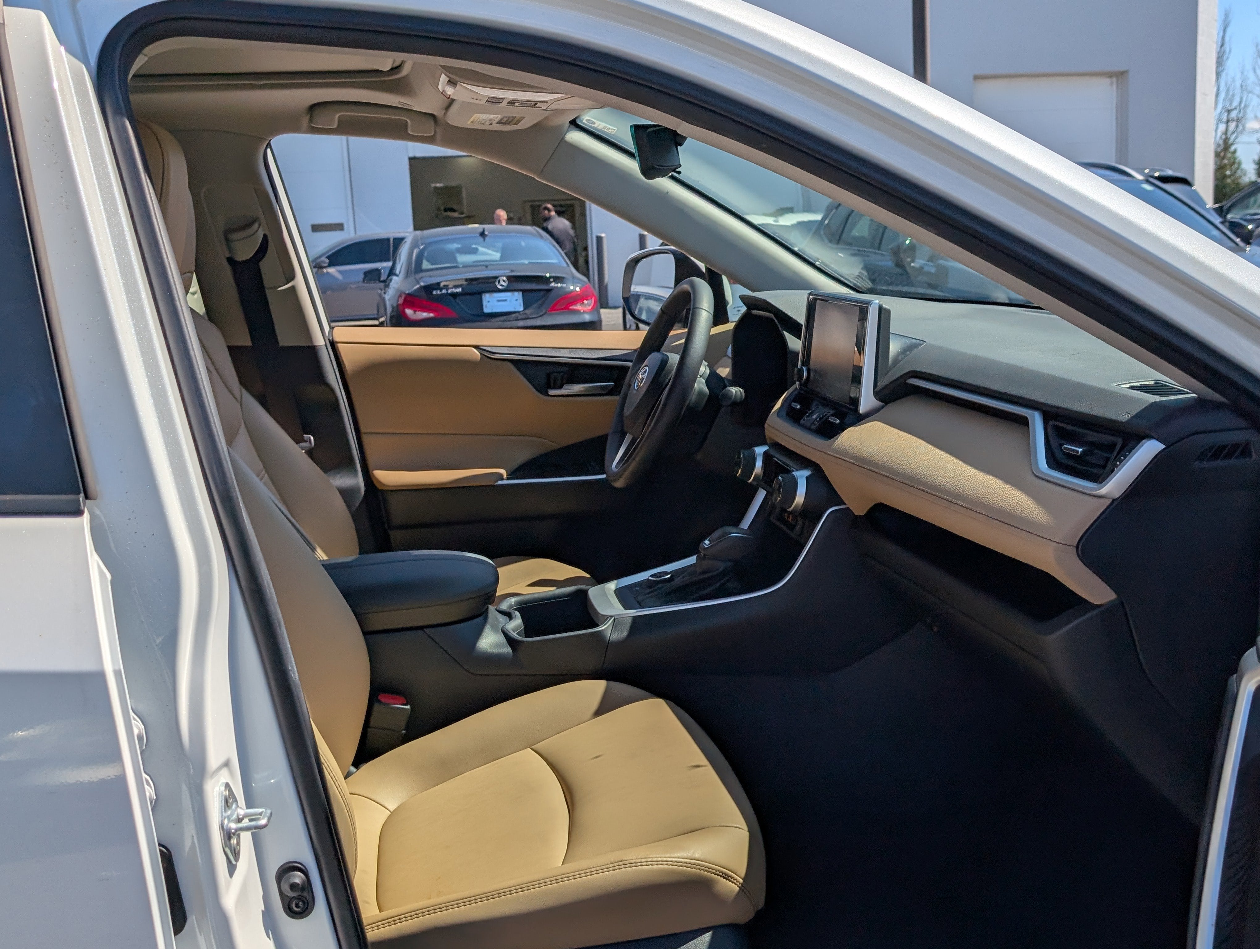 2023 Toyota RAV4 Hybrid XLE Premium