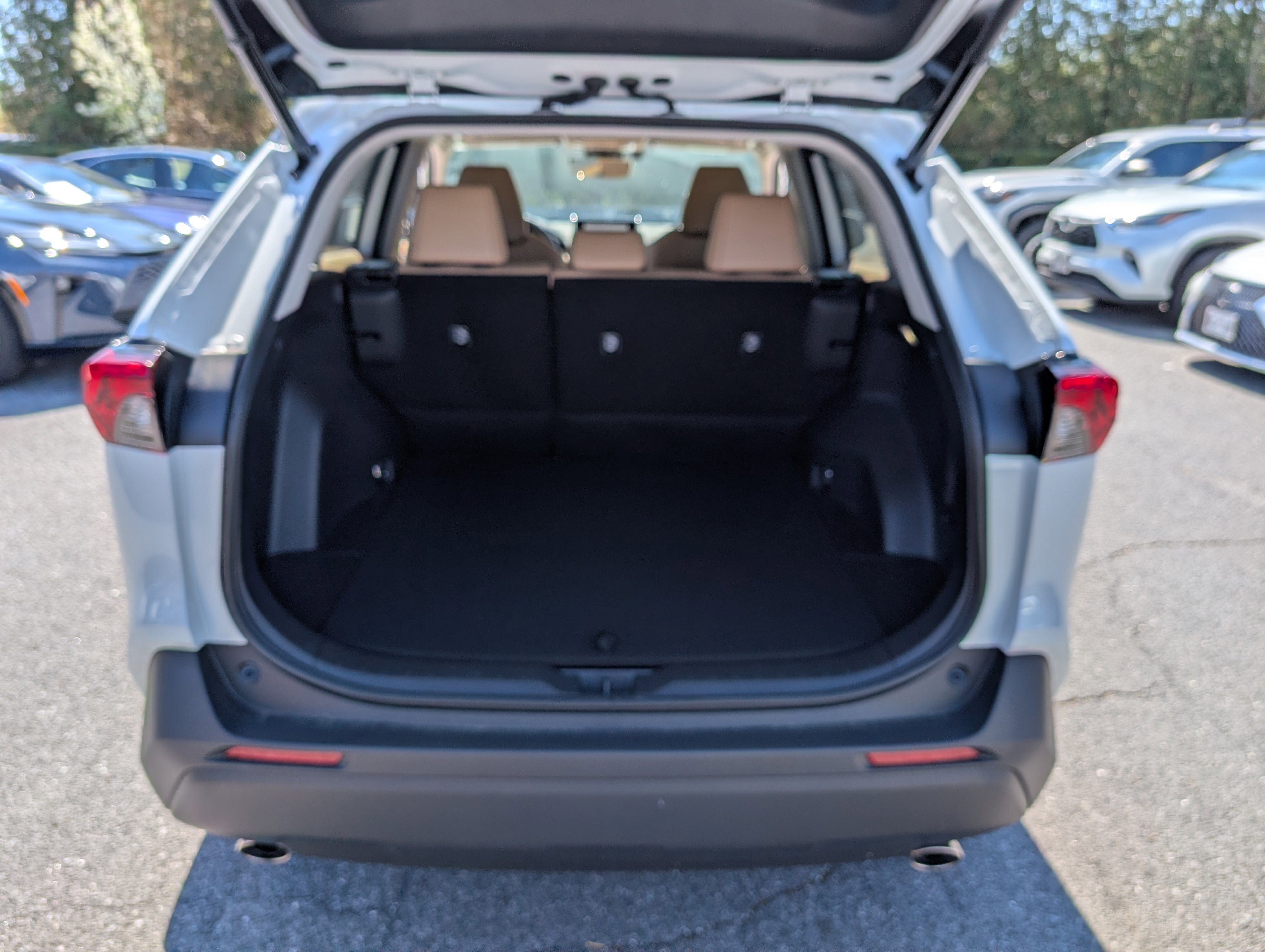 2023 Toyota RAV4 Hybrid XLE Premium