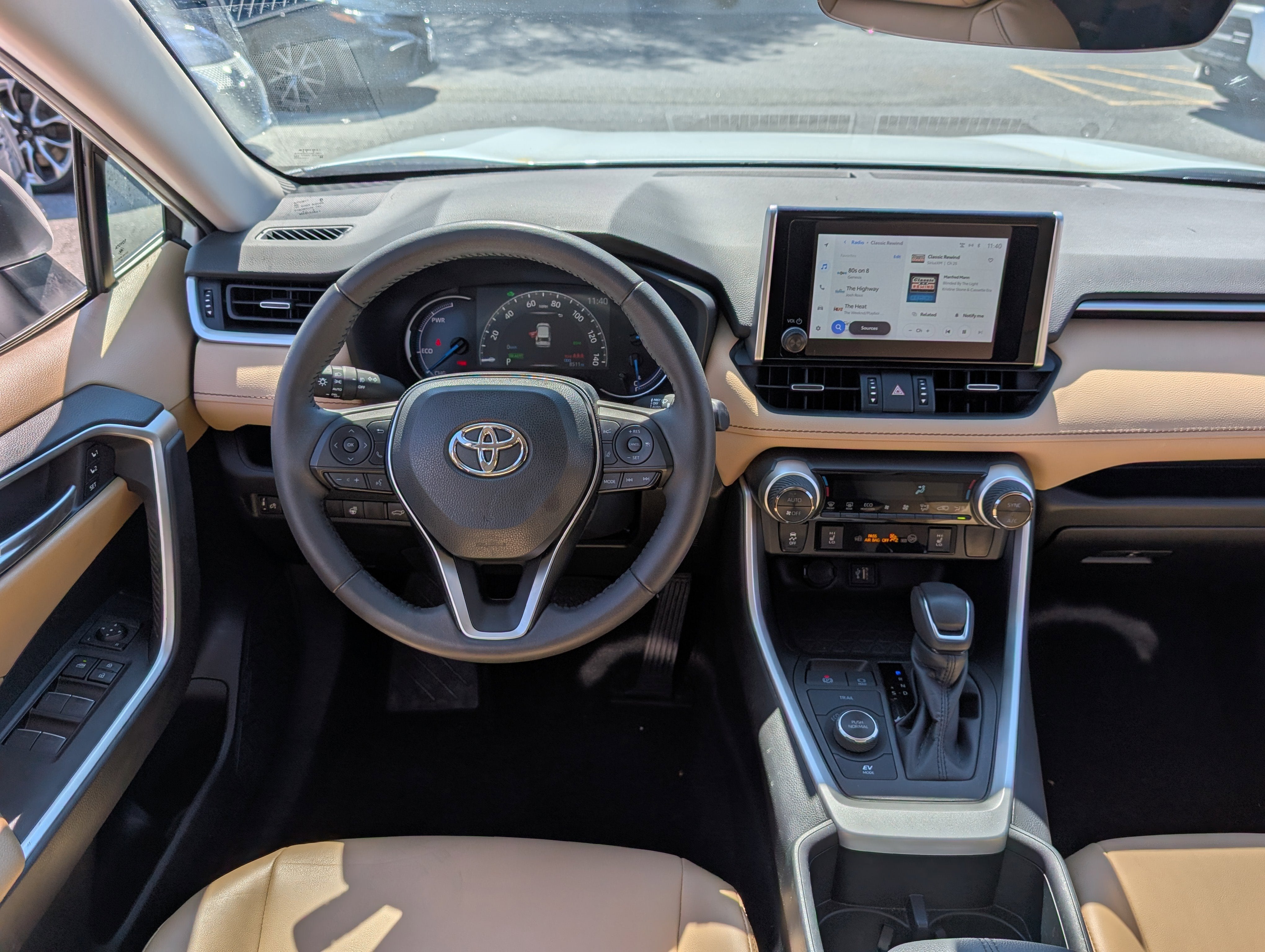 2023 Toyota RAV4 Hybrid XLE Premium