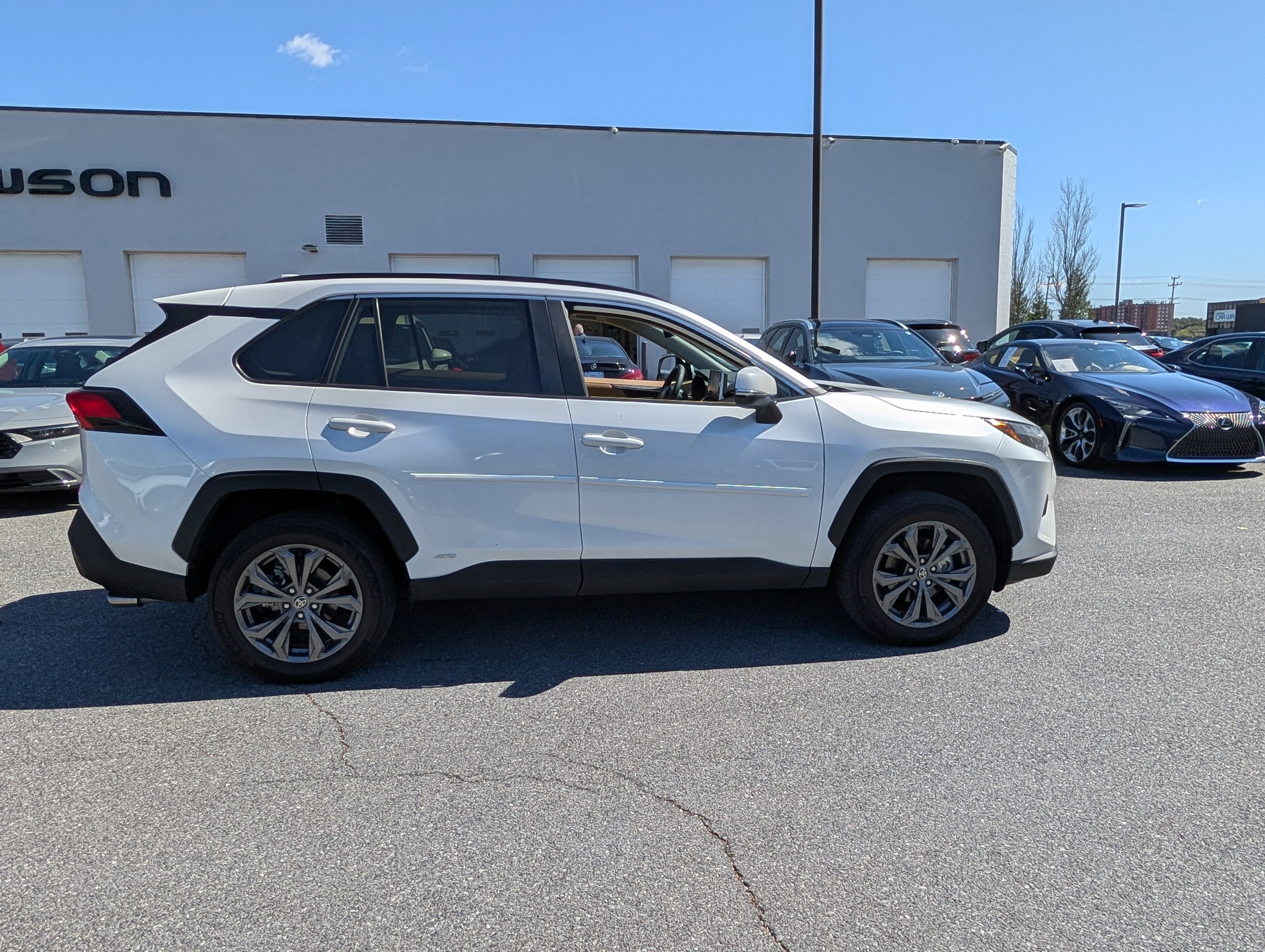 2023 Toyota RAV4 Hybrid XLE Premium
