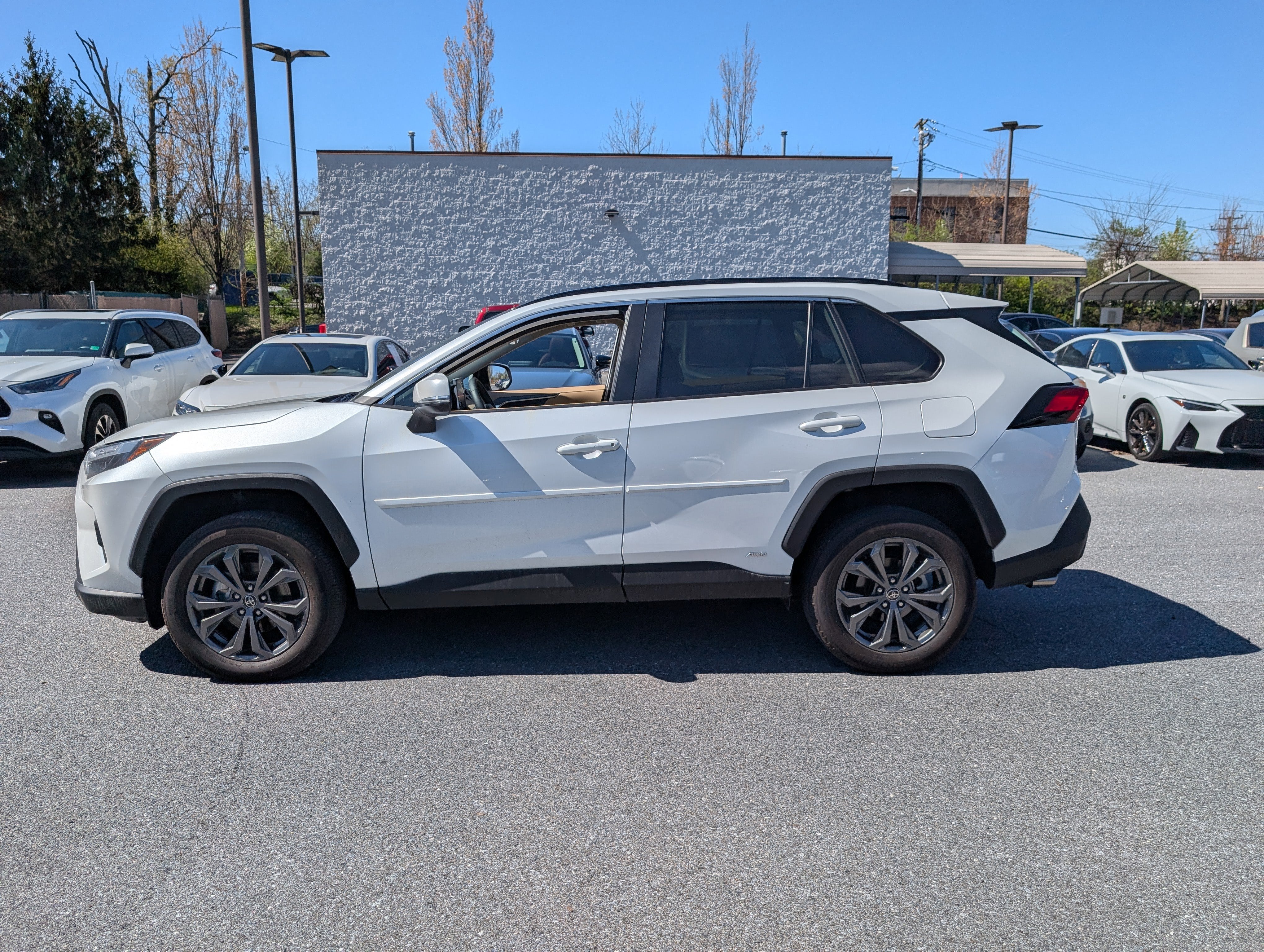 2023 Toyota RAV4 Hybrid XLE Premium