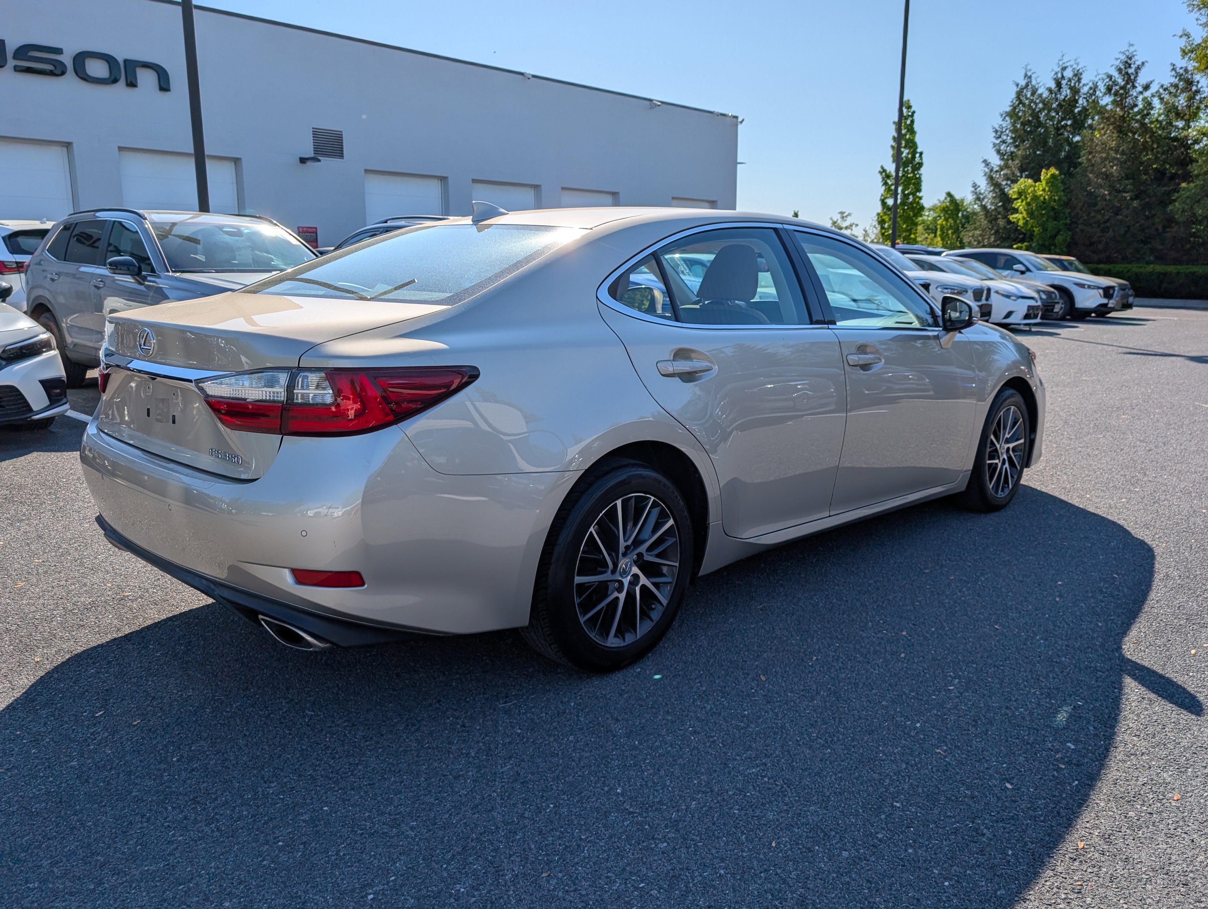 2016 Lexus ES 350 4dr Sdn