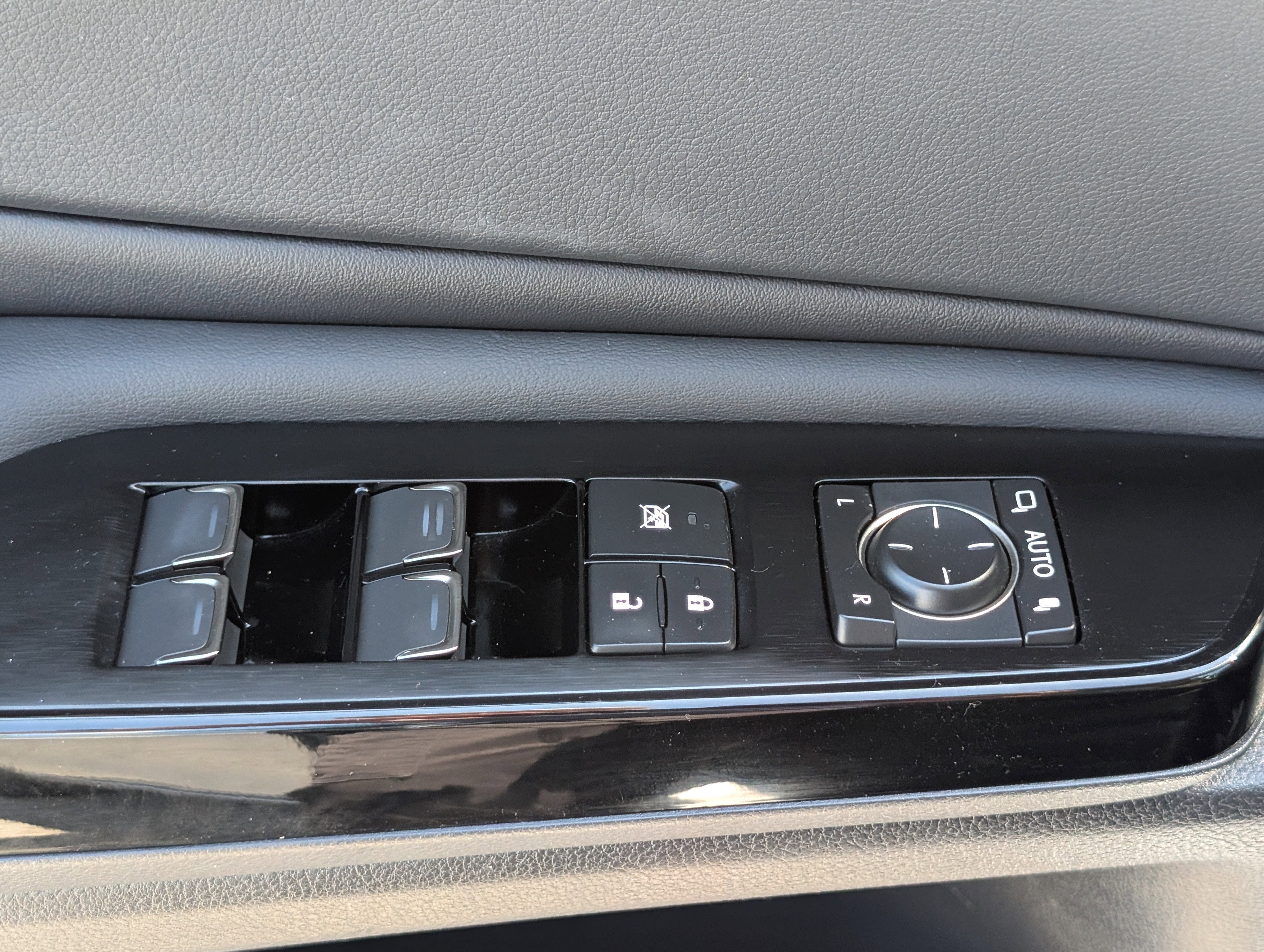 2023 Lexus ES 250