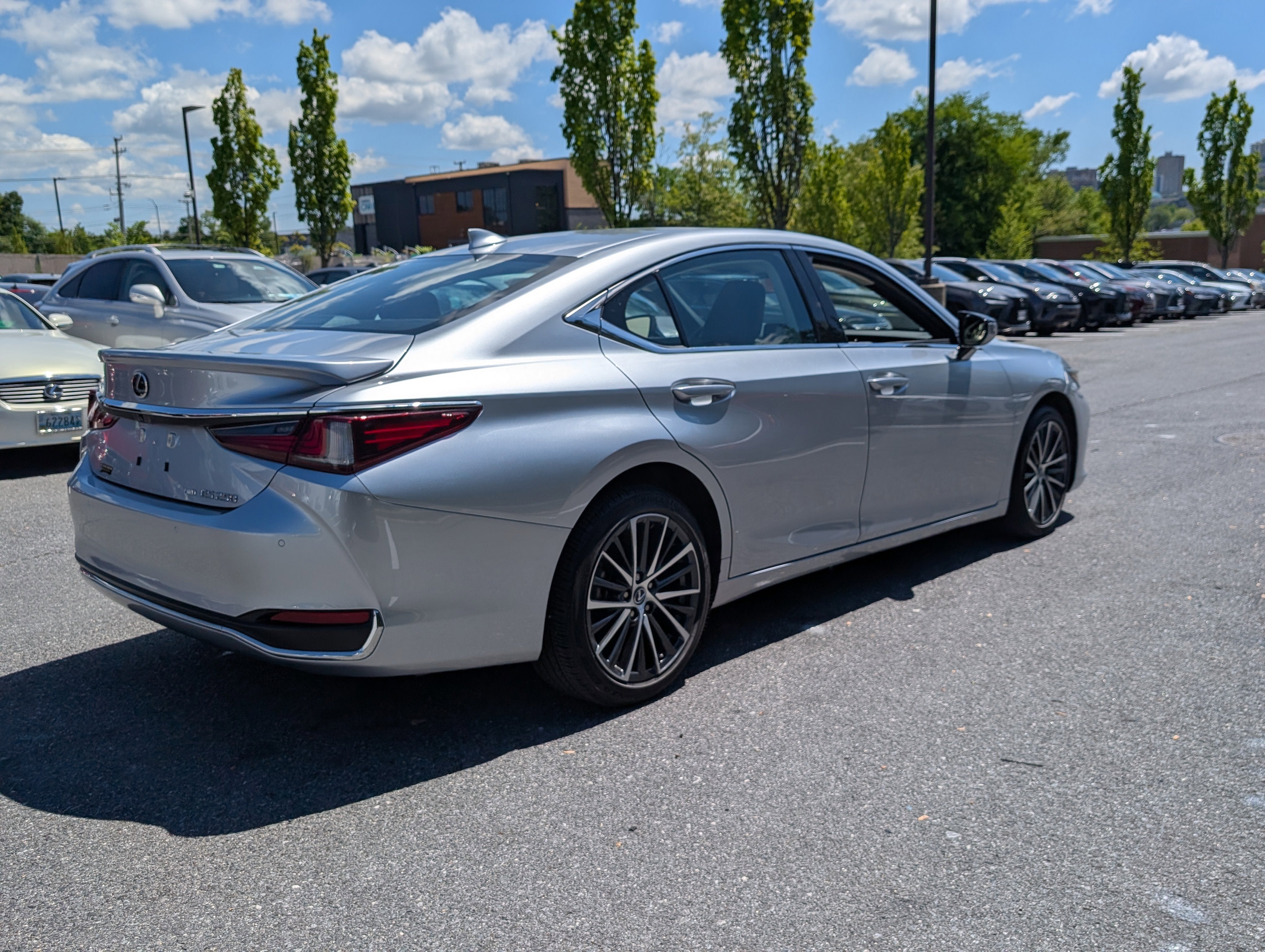 2023 Lexus ES 250