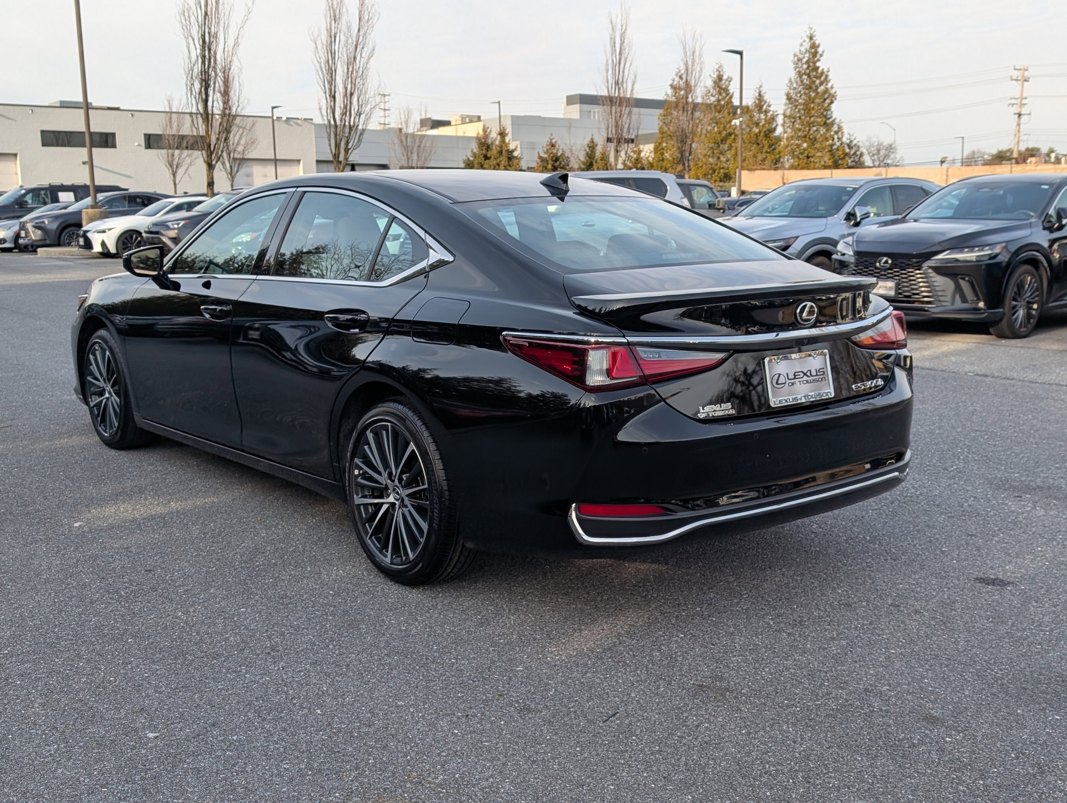 2025 Lexus ES 300h