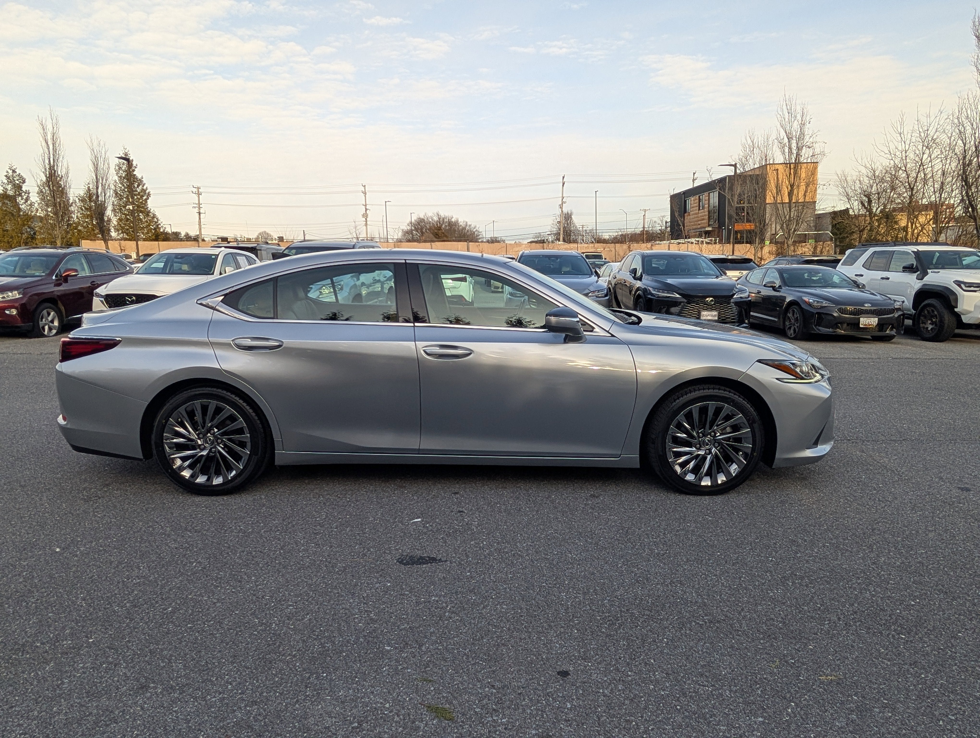 2024 Lexus ES 350 Luxury