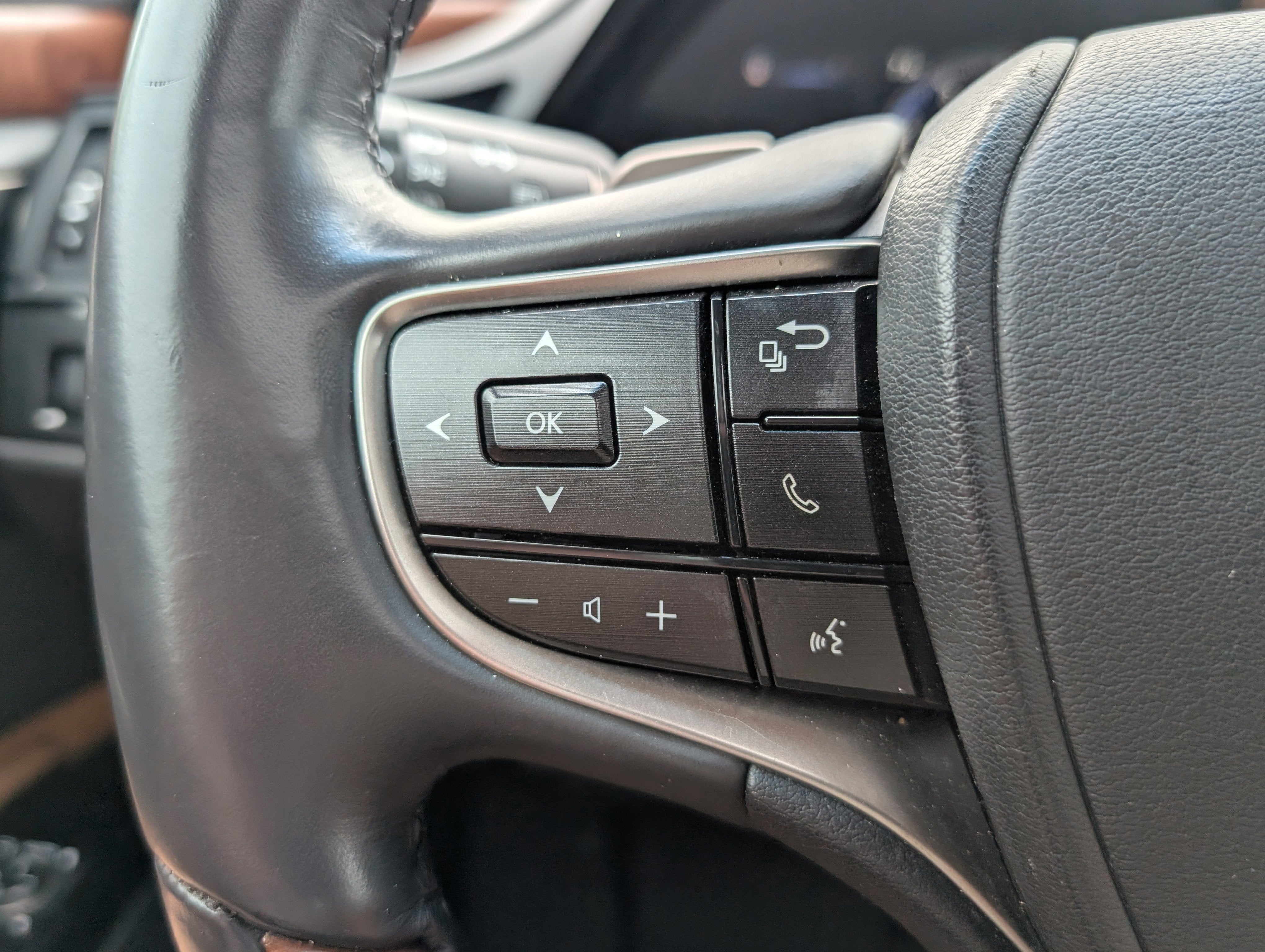 2022 Lexus ES 350 Luxury