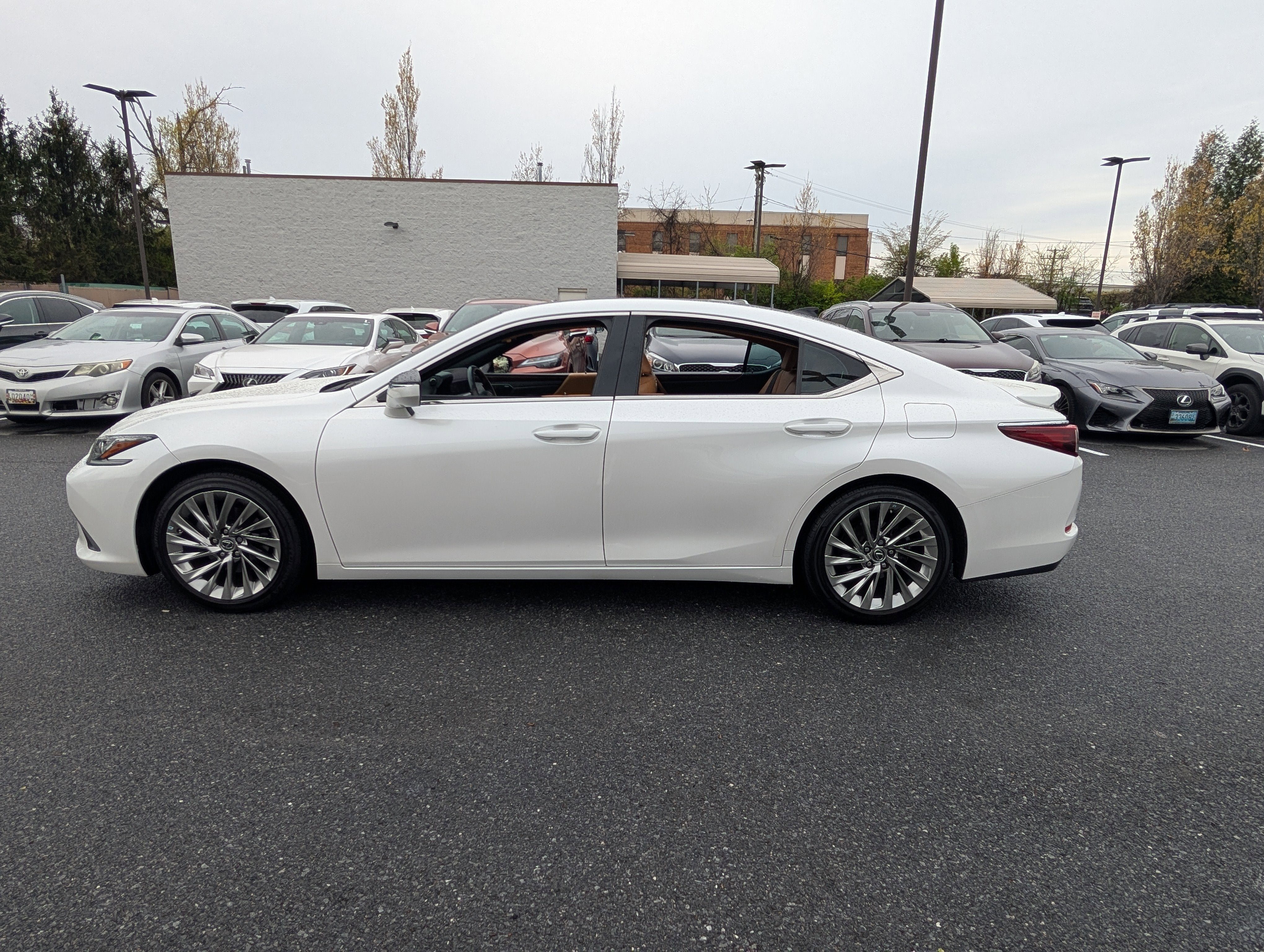 2022 Lexus ES 350 Luxury