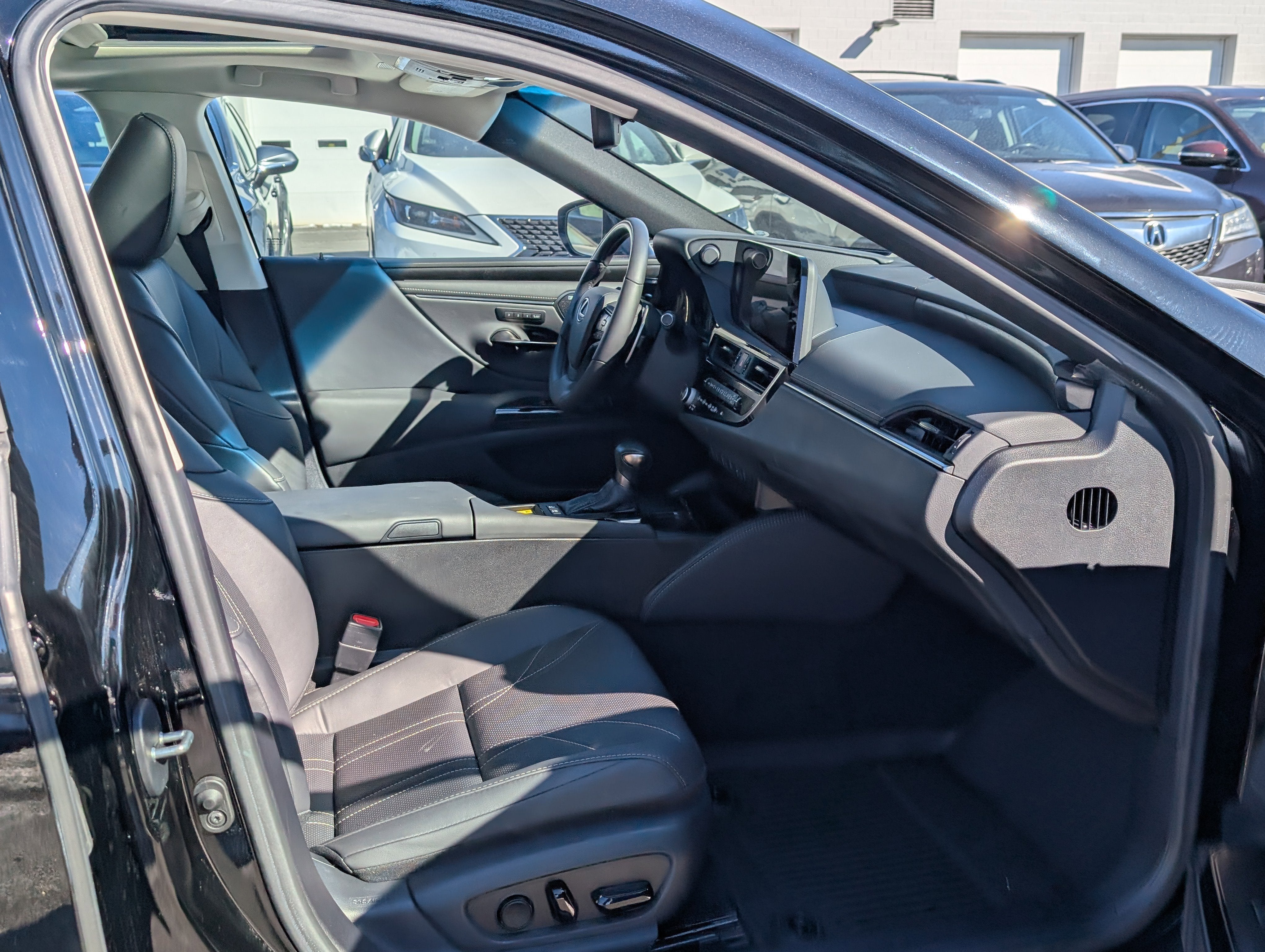 2024 Lexus ES 300h Ultra Luxury