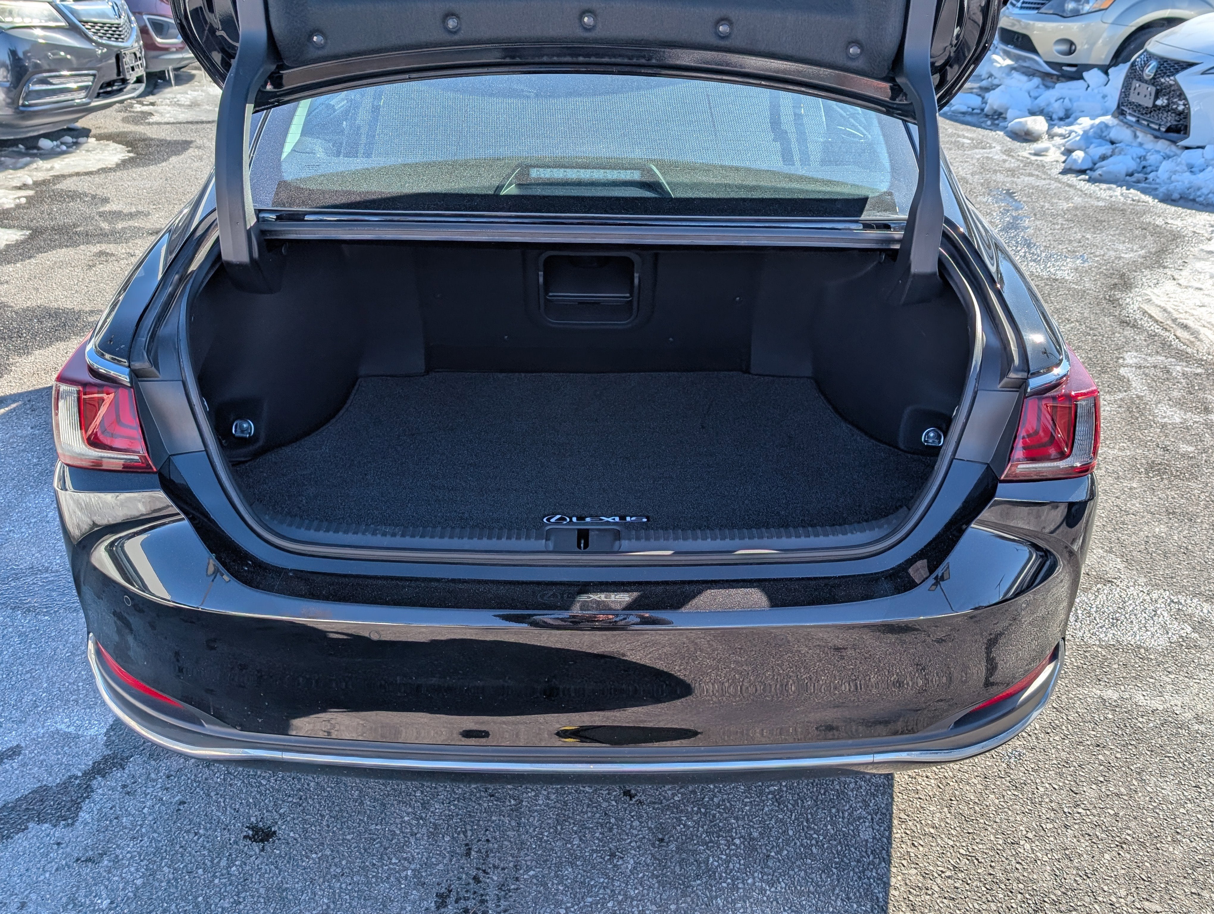 2024 Lexus ES 300h Ultra Luxury