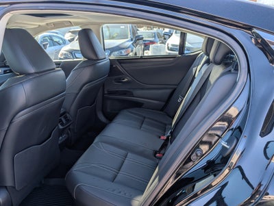 2024 Lexus ES 300h Ultra Luxury