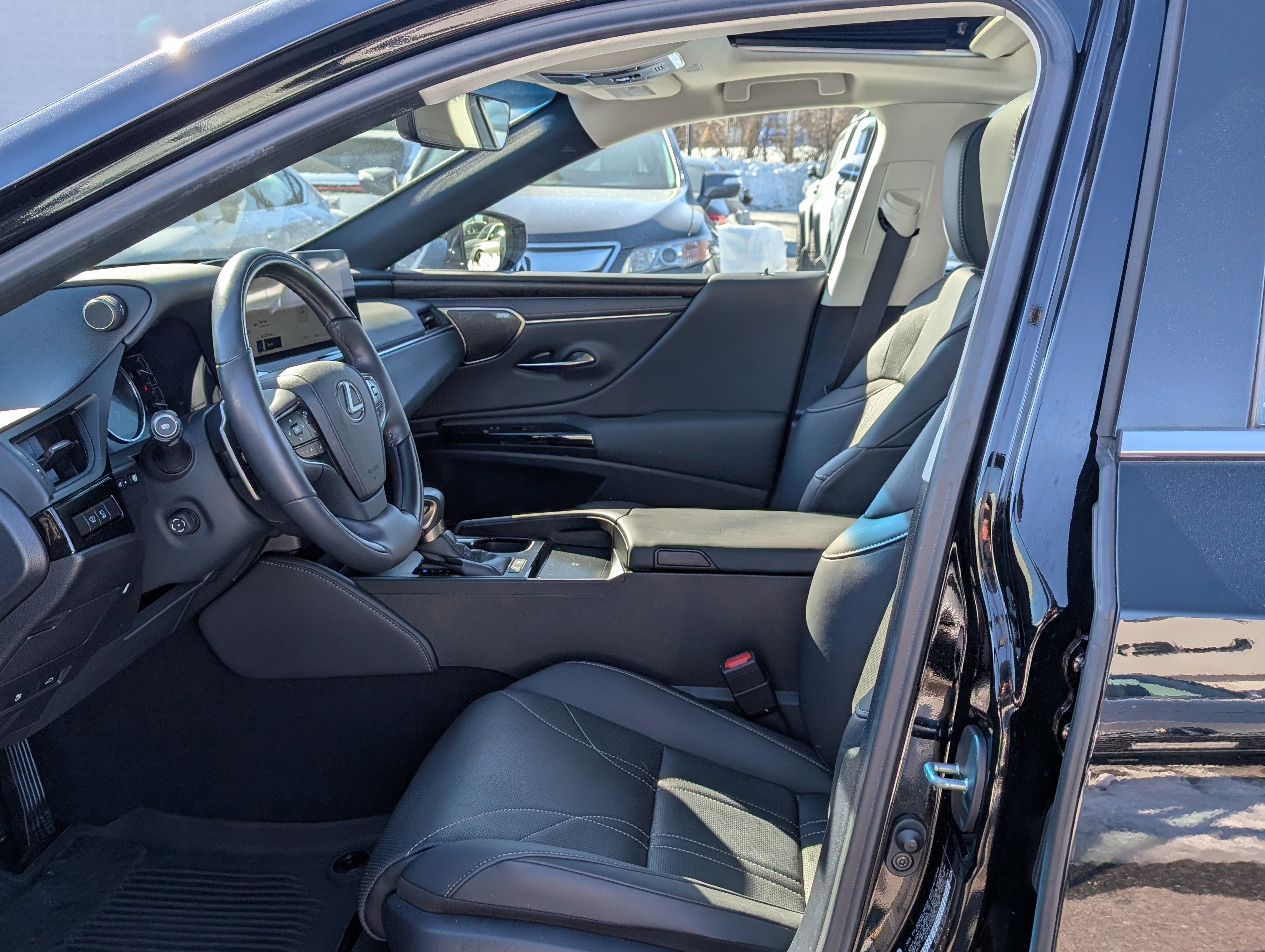 2024 Lexus ES 300h Ultra Luxury