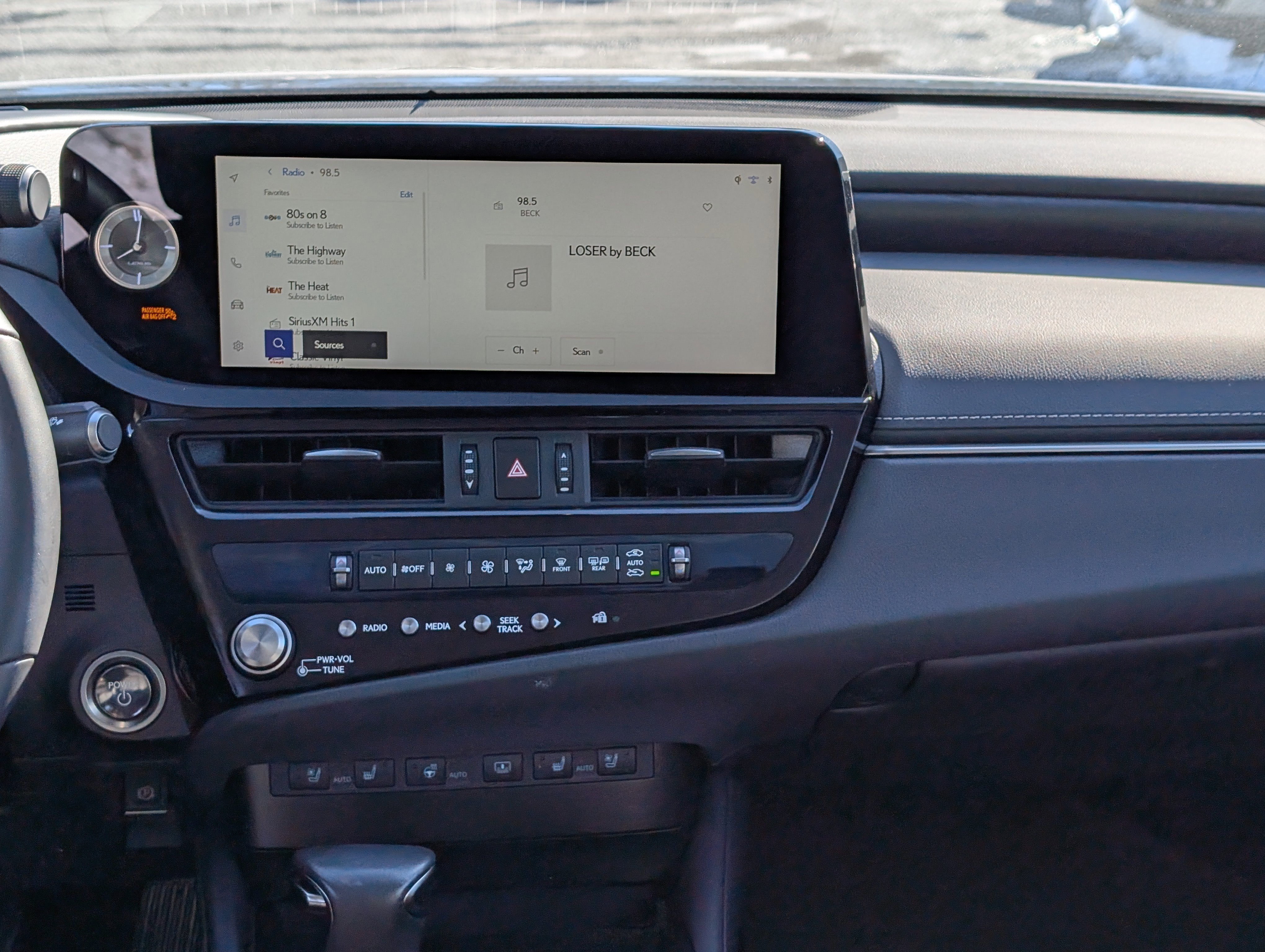 2024 Lexus ES 300h Ultra Luxury