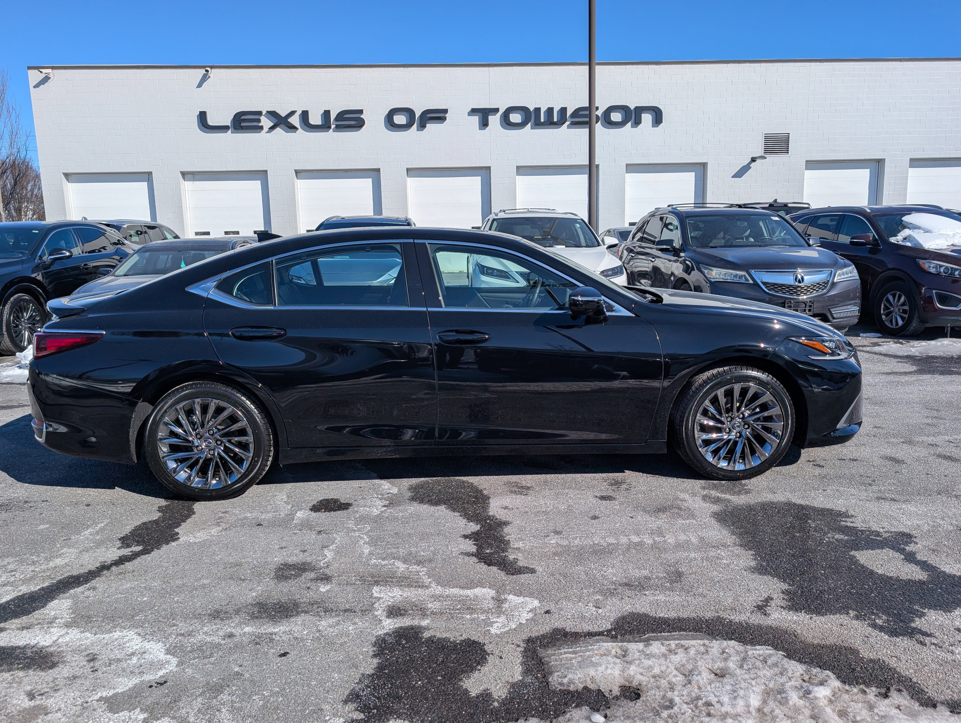 2024 Lexus ES 300h Ultra Luxury