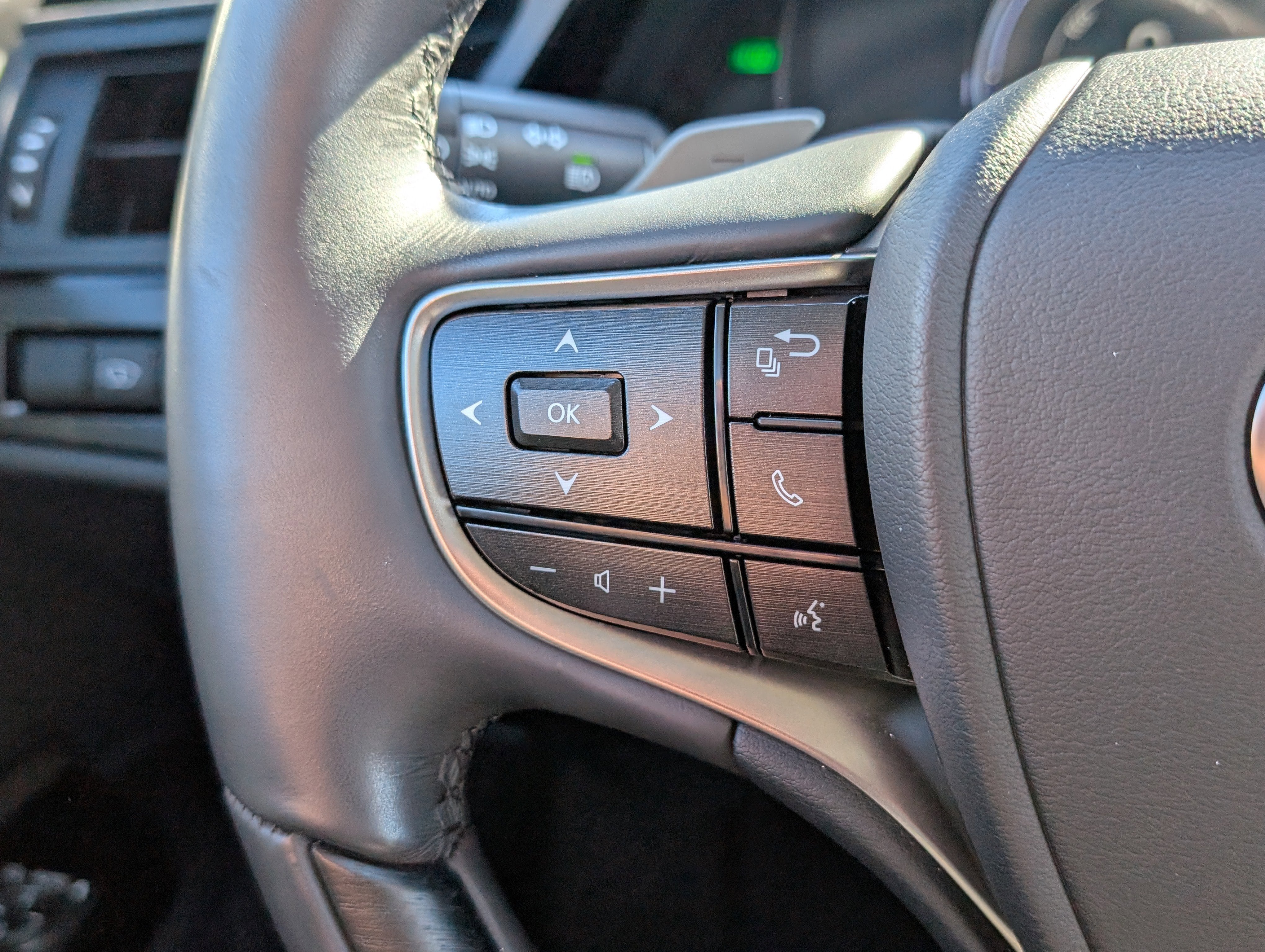 2024 Lexus ES 300h Ultra Luxury