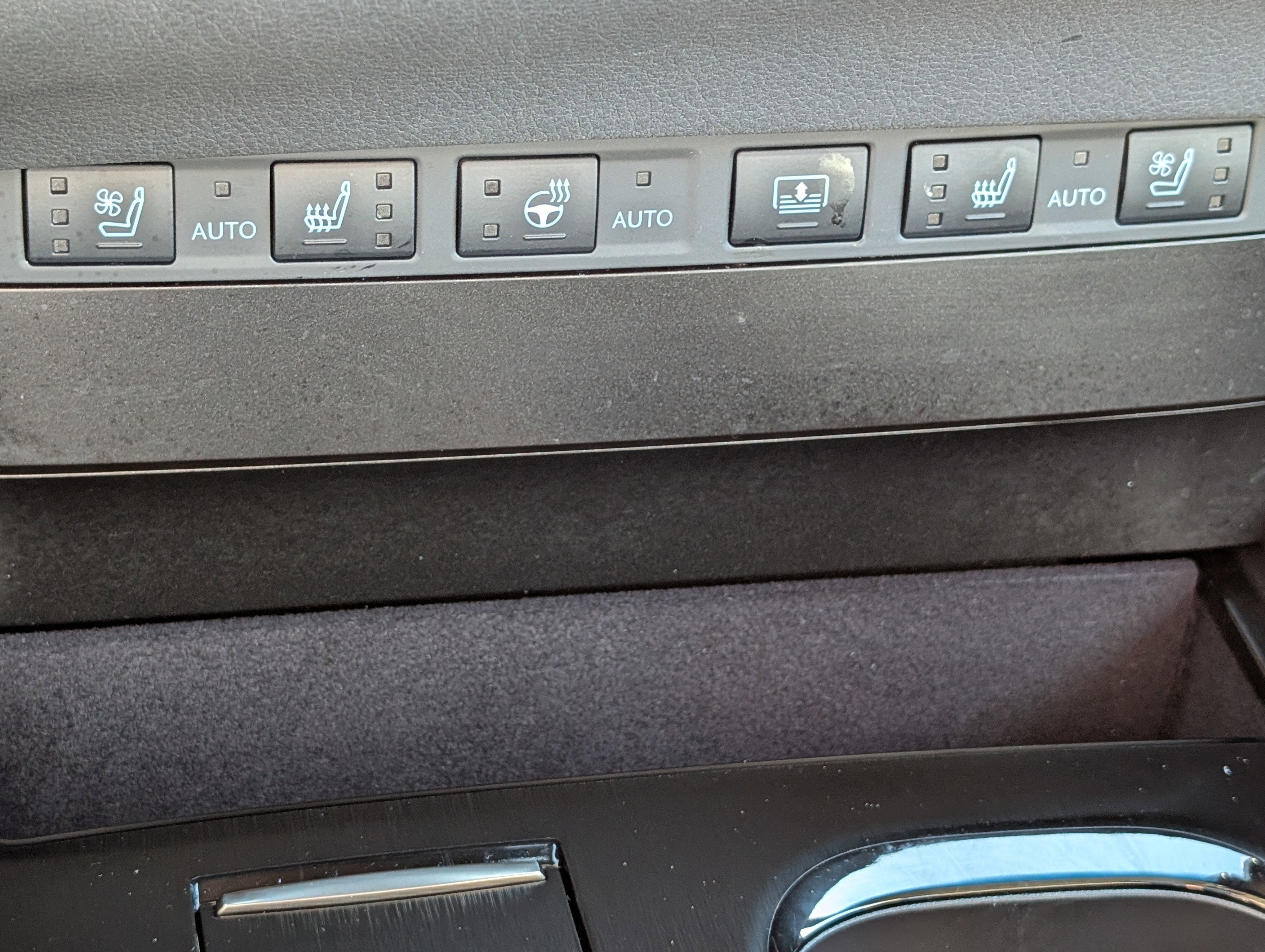 2024 Lexus ES 300h Ultra Luxury