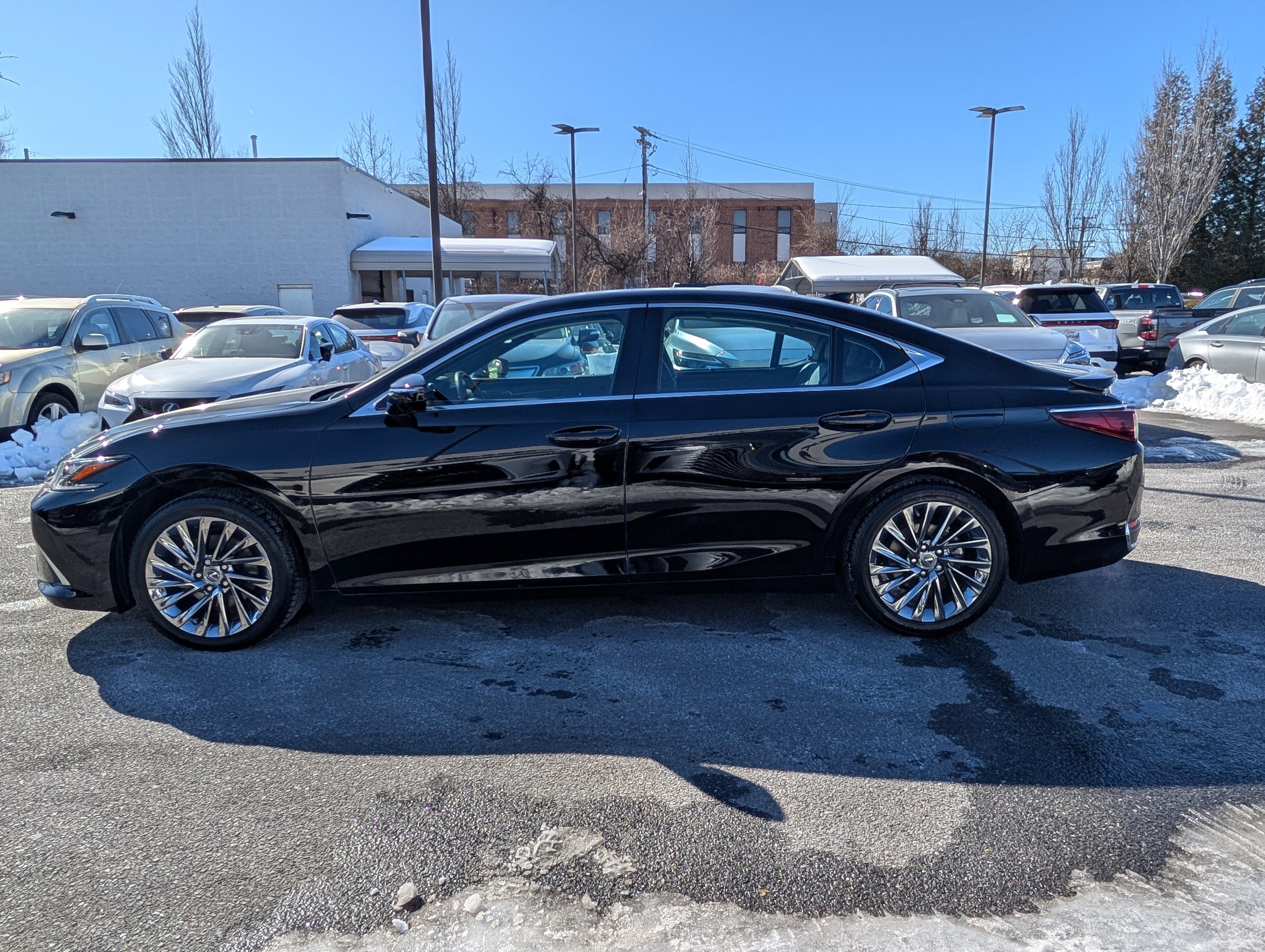 2024 Lexus ES 300h Ultra Luxury