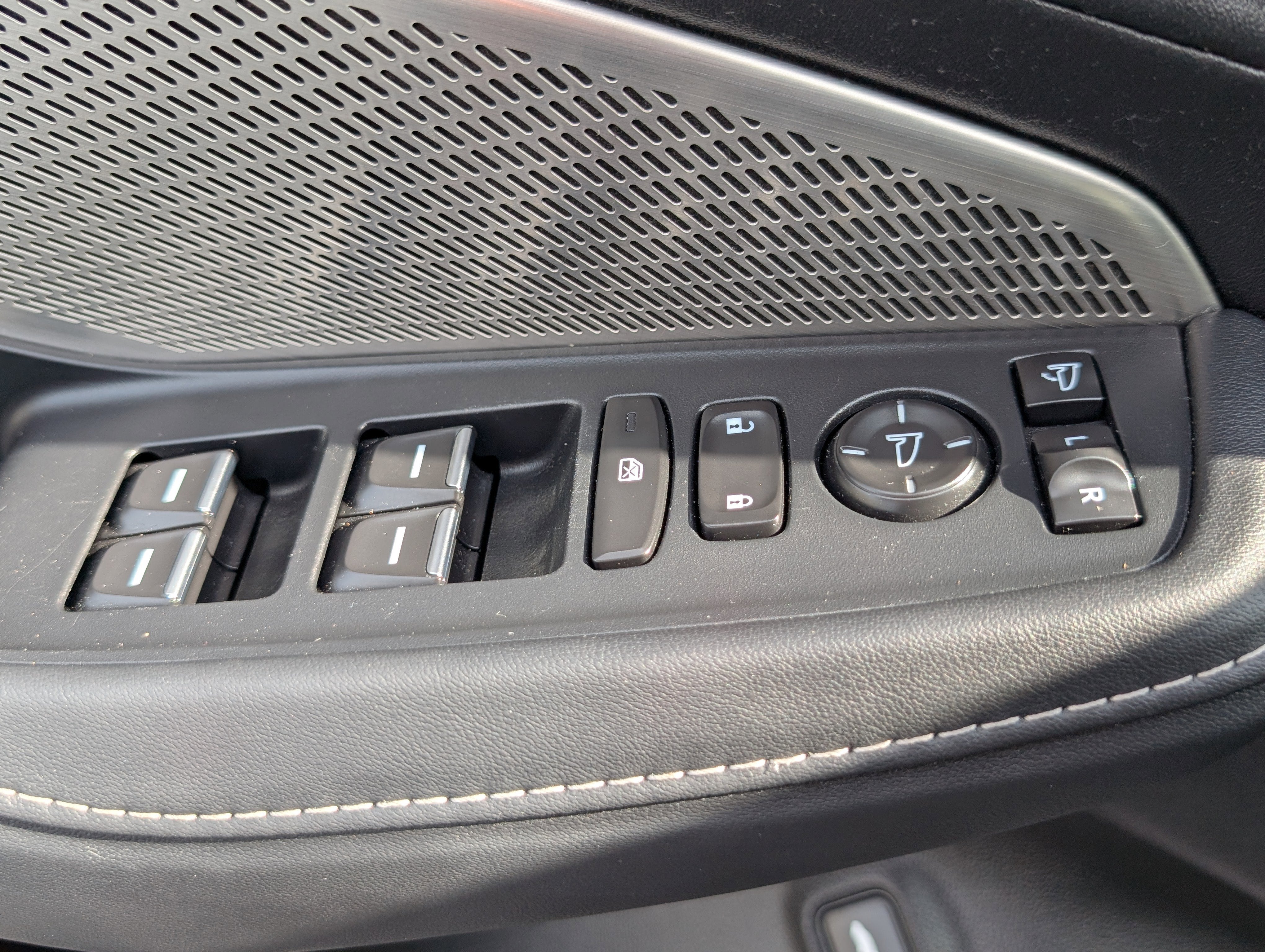 2023 Acura MDX w/Technology Package